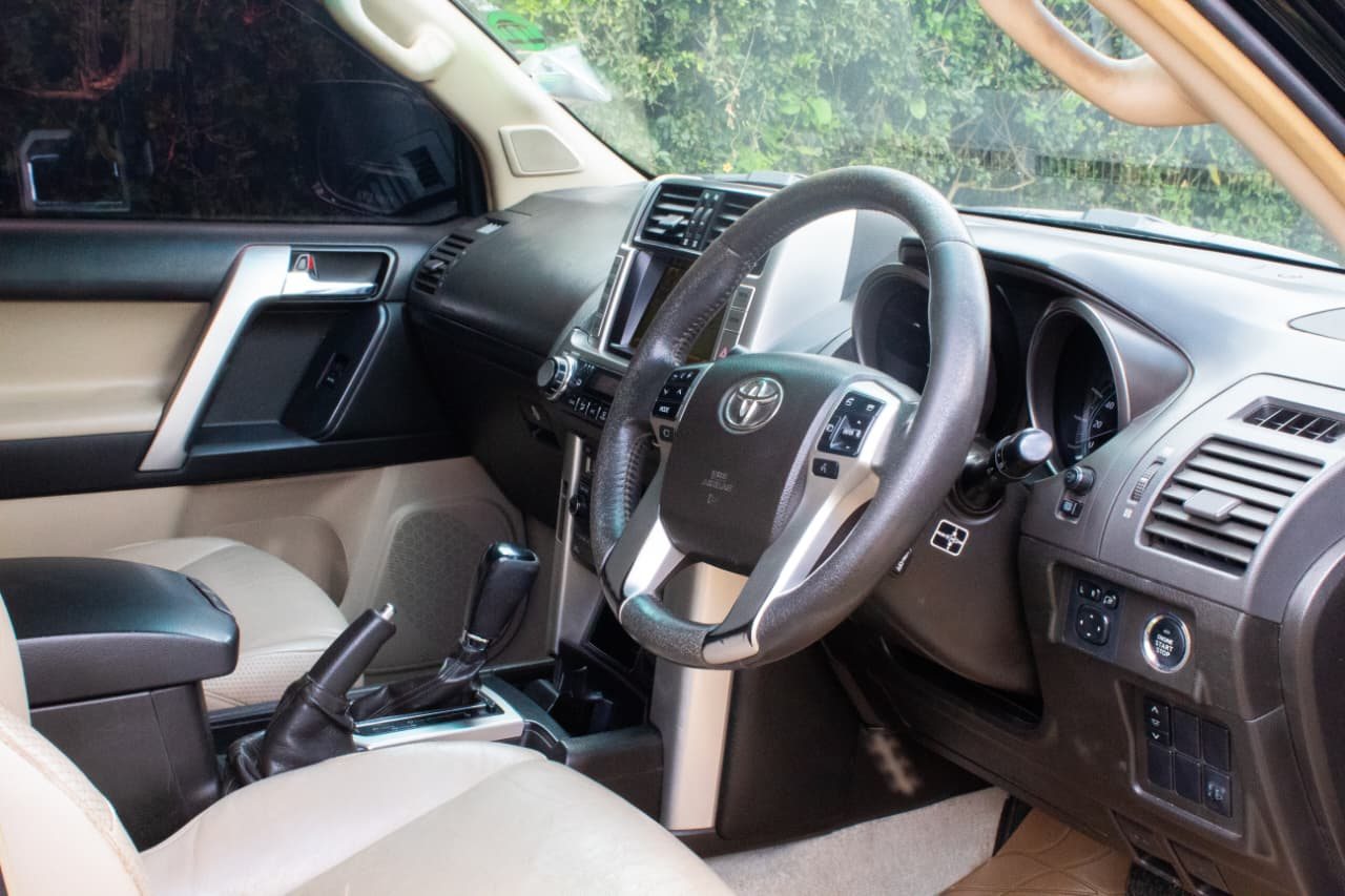 Vehicle photo thumbnail 5