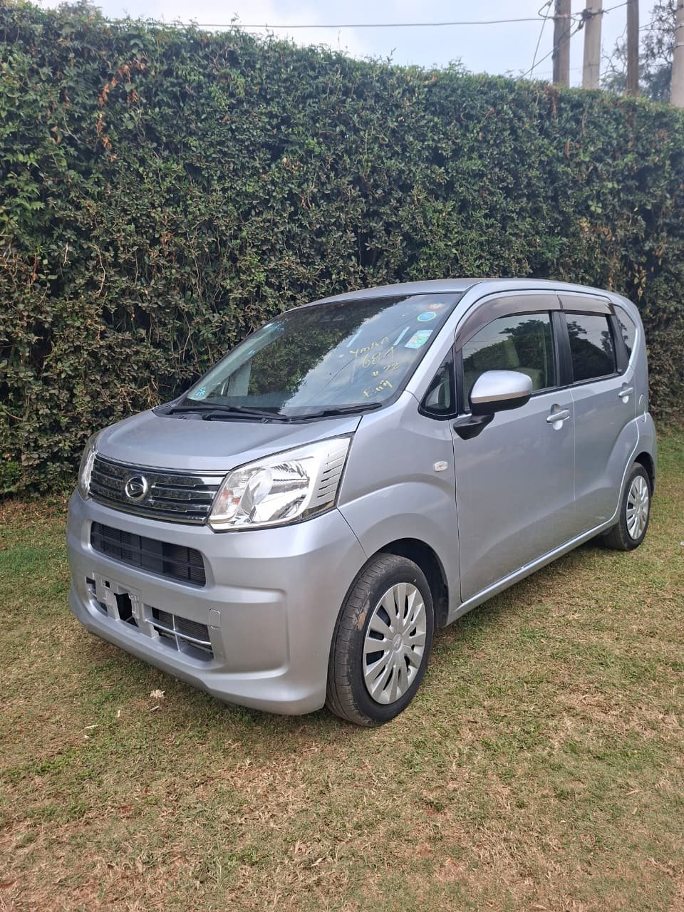 Vehicle photo thumbnail 2