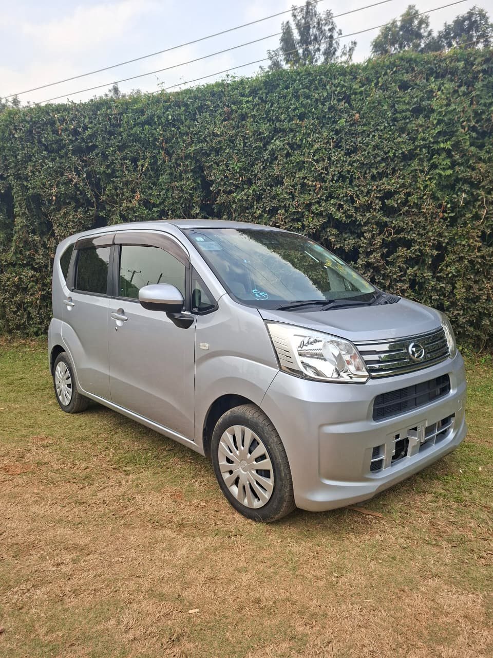 Vehicle photo thumbnail 3