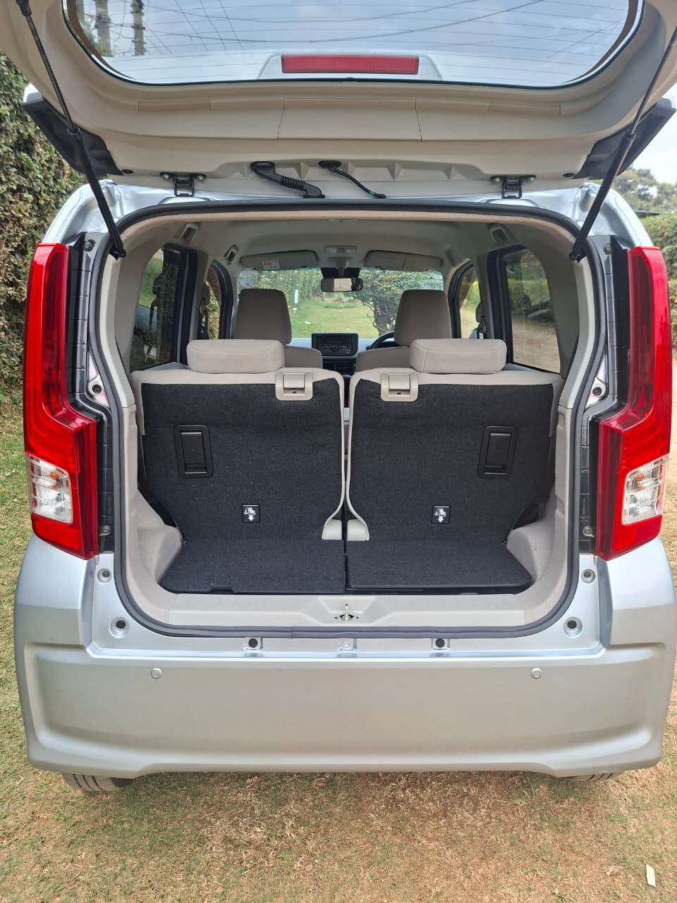 Vehicle photo thumbnail 13