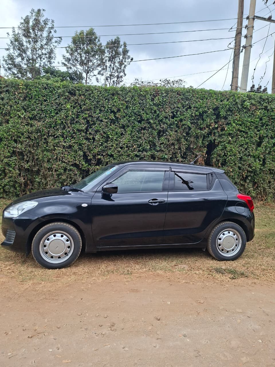 Vehicle photo thumbnail 4