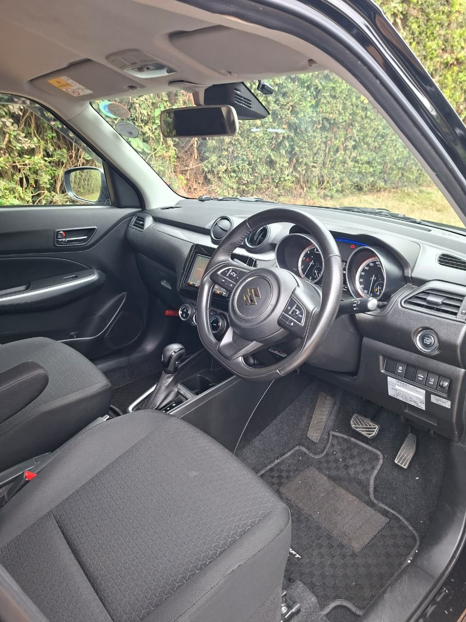 Vehicle photo thumbnail 7