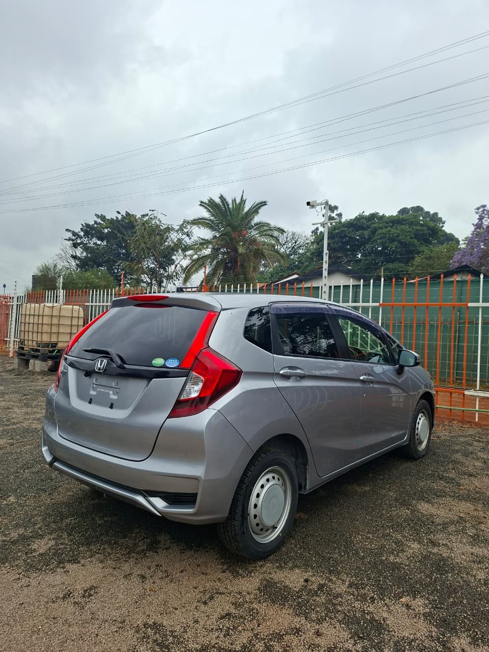 Vehicle photo thumbnail 11