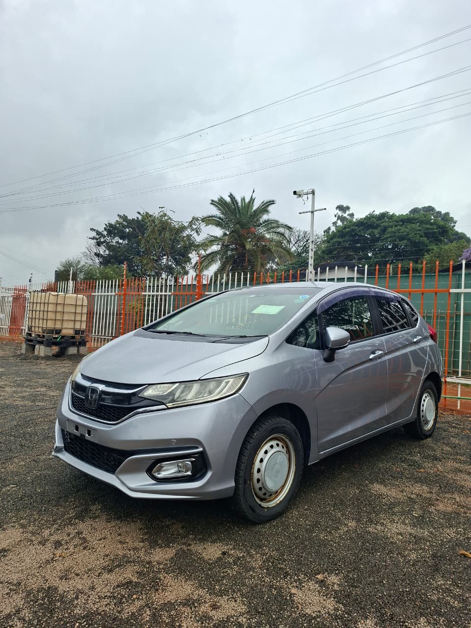 Vehicle photo thumbnail 2