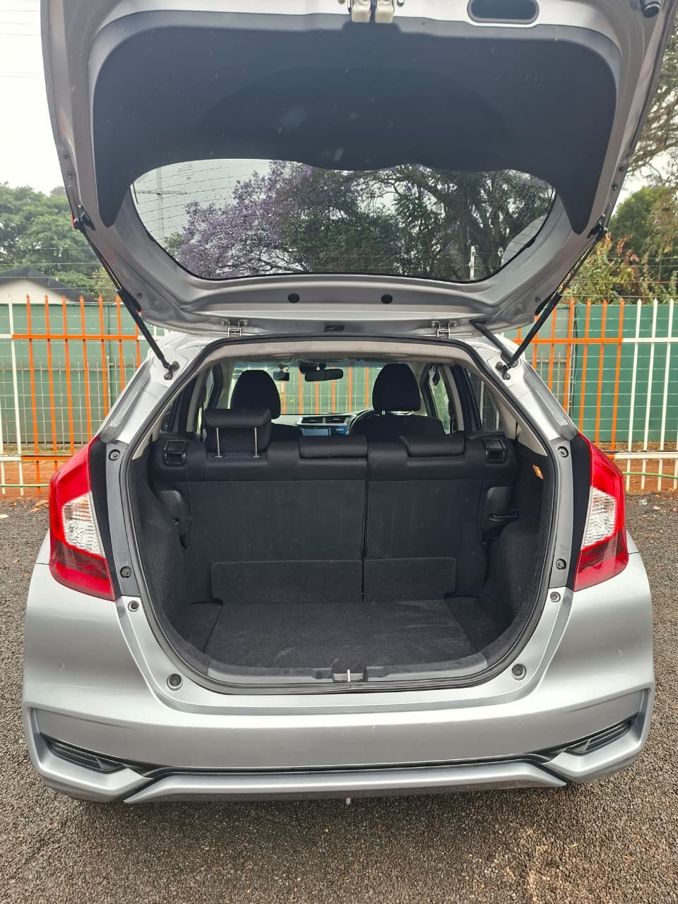 Vehicle photo thumbnail 12