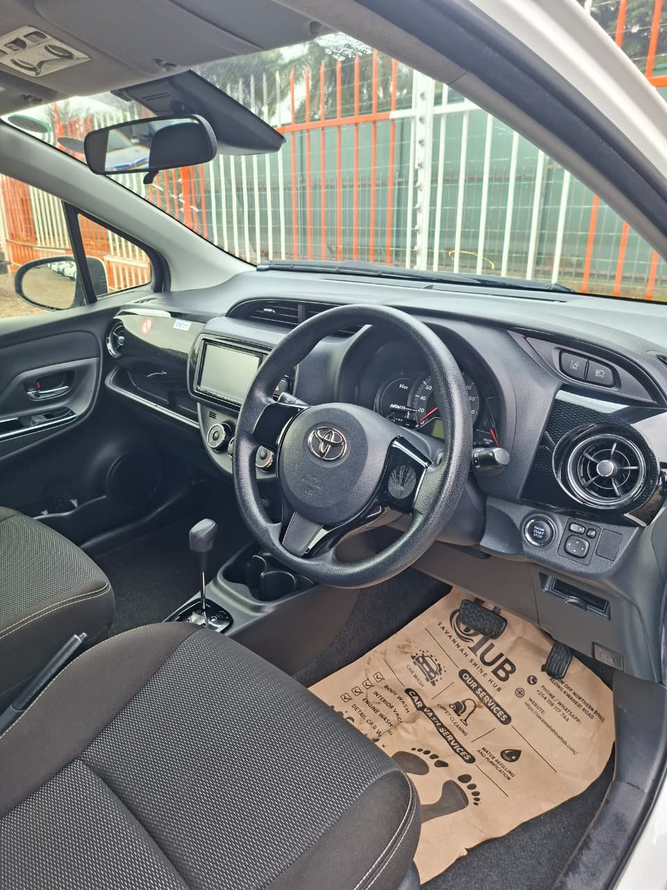 Vehicle photo thumbnail 4
