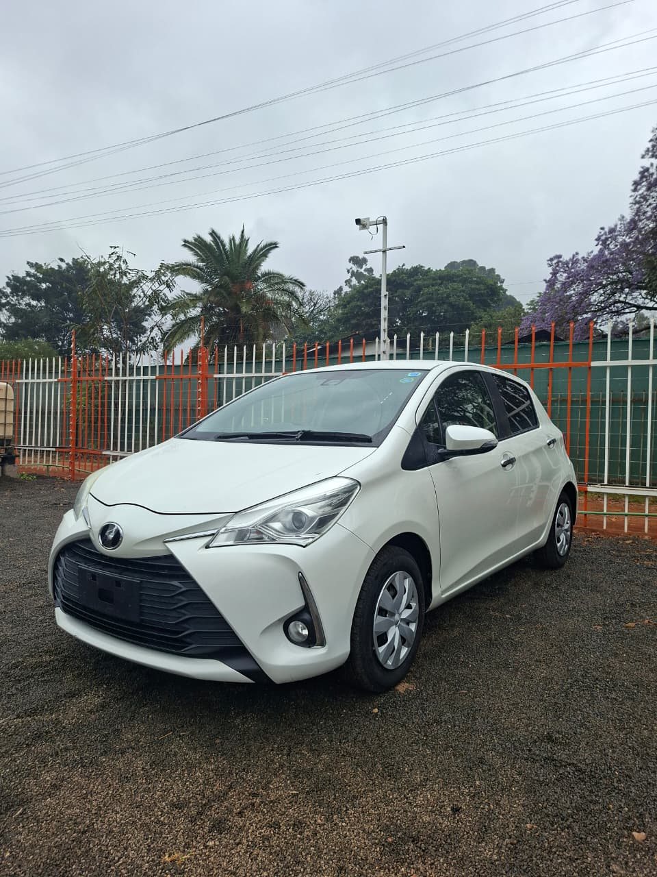 Vehicle photo thumbnail 2