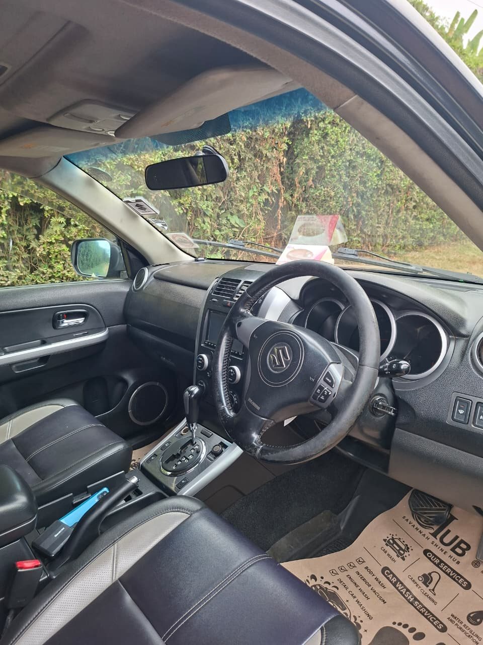Vehicle photo thumbnail 5