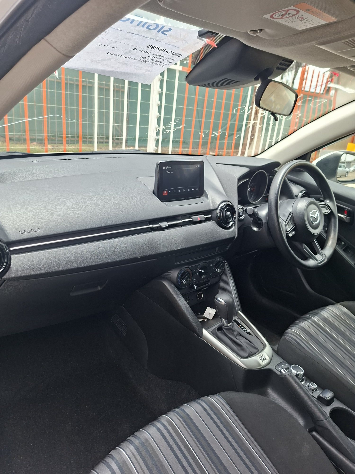 Vehicle photo thumbnail 6