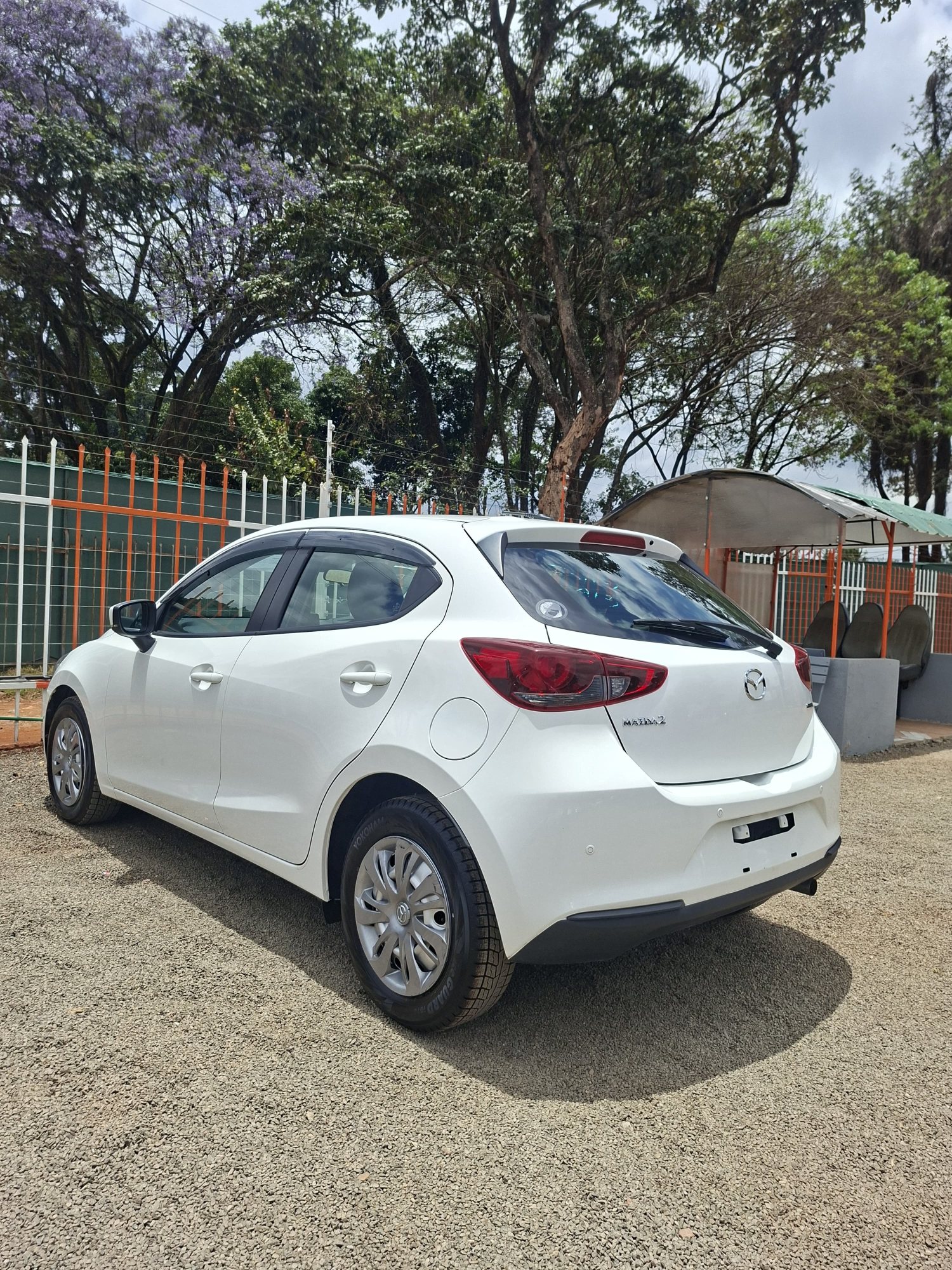Vehicle photo thumbnail 13