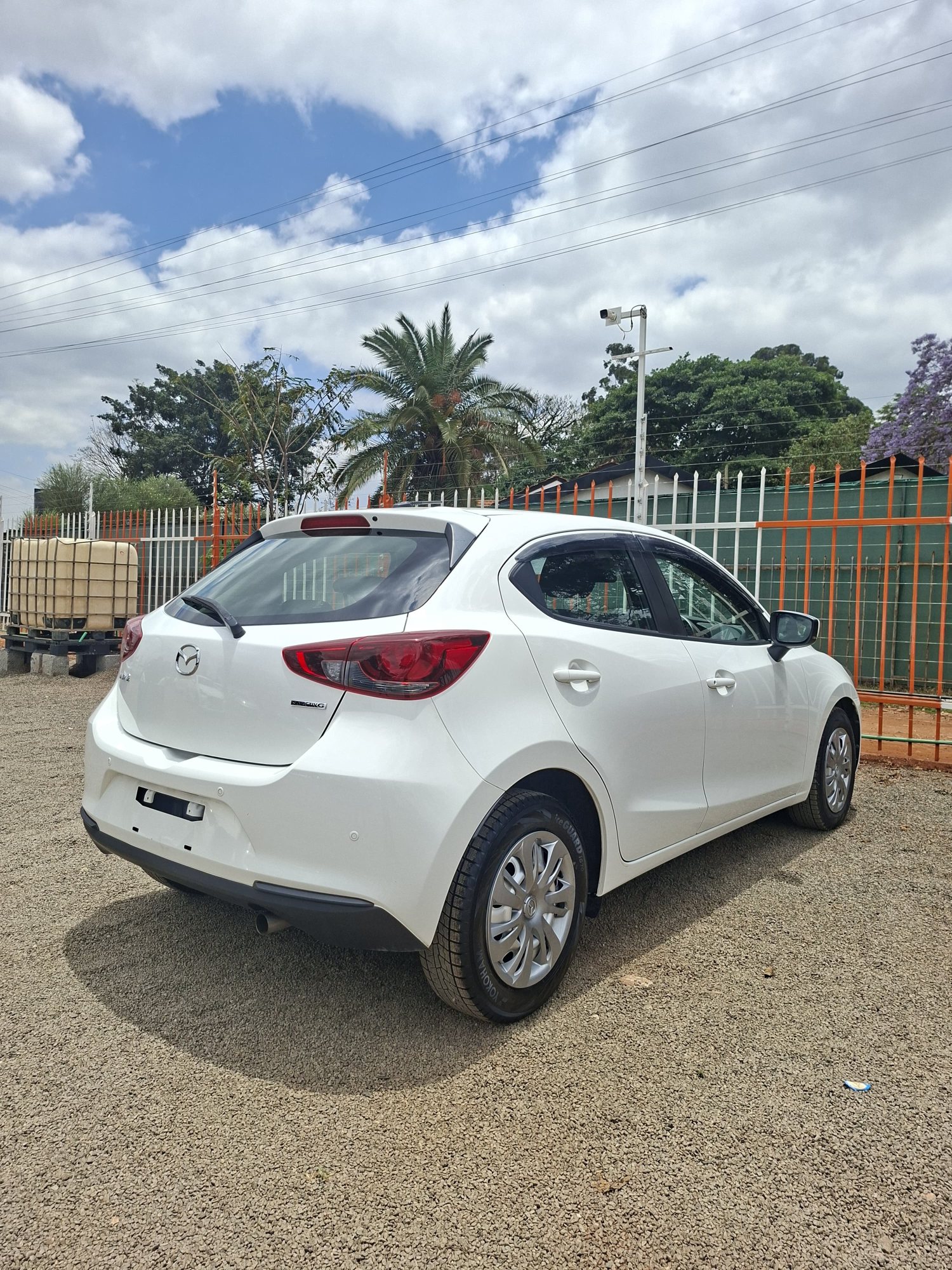 Vehicle photo thumbnail 15