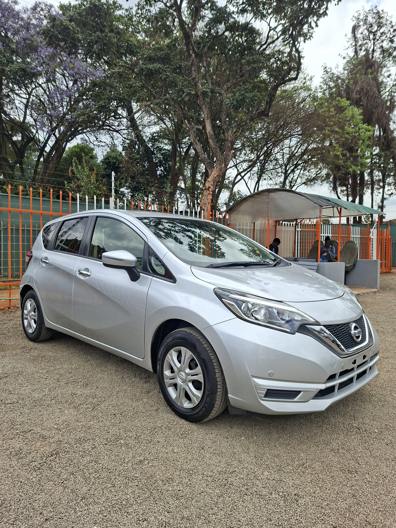 Vehicle photo thumbnail 2