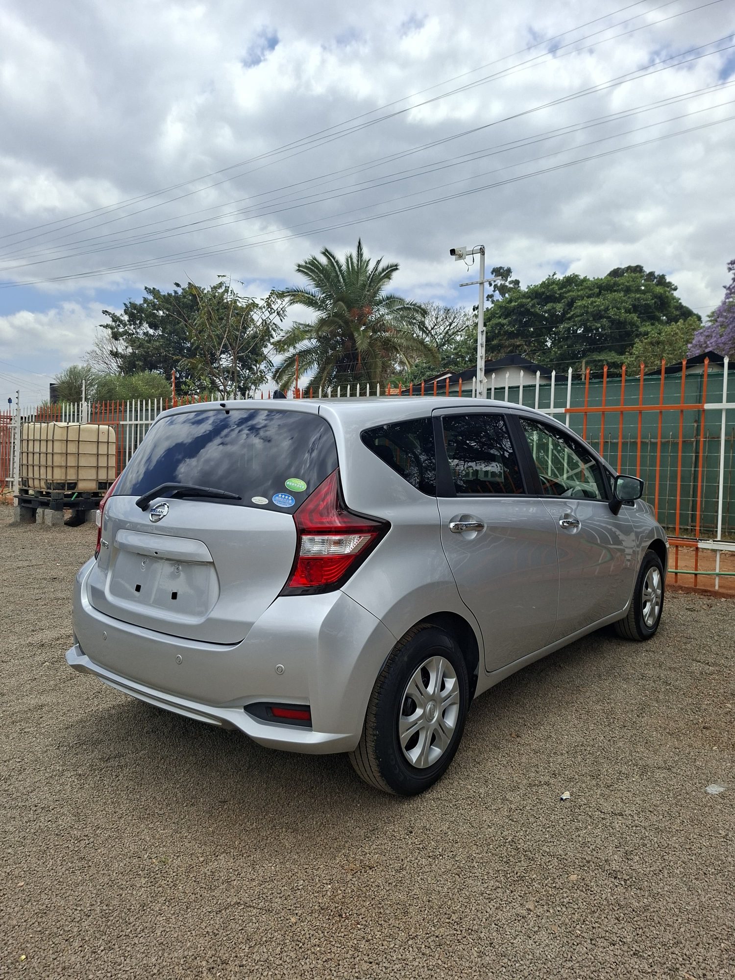 Vehicle photo thumbnail 12