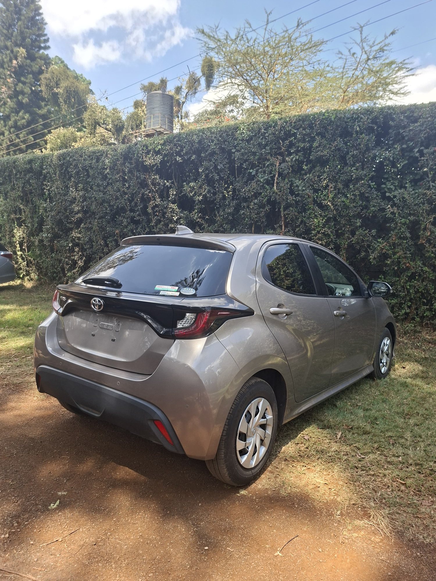 Vehicle photo thumbnail 13
