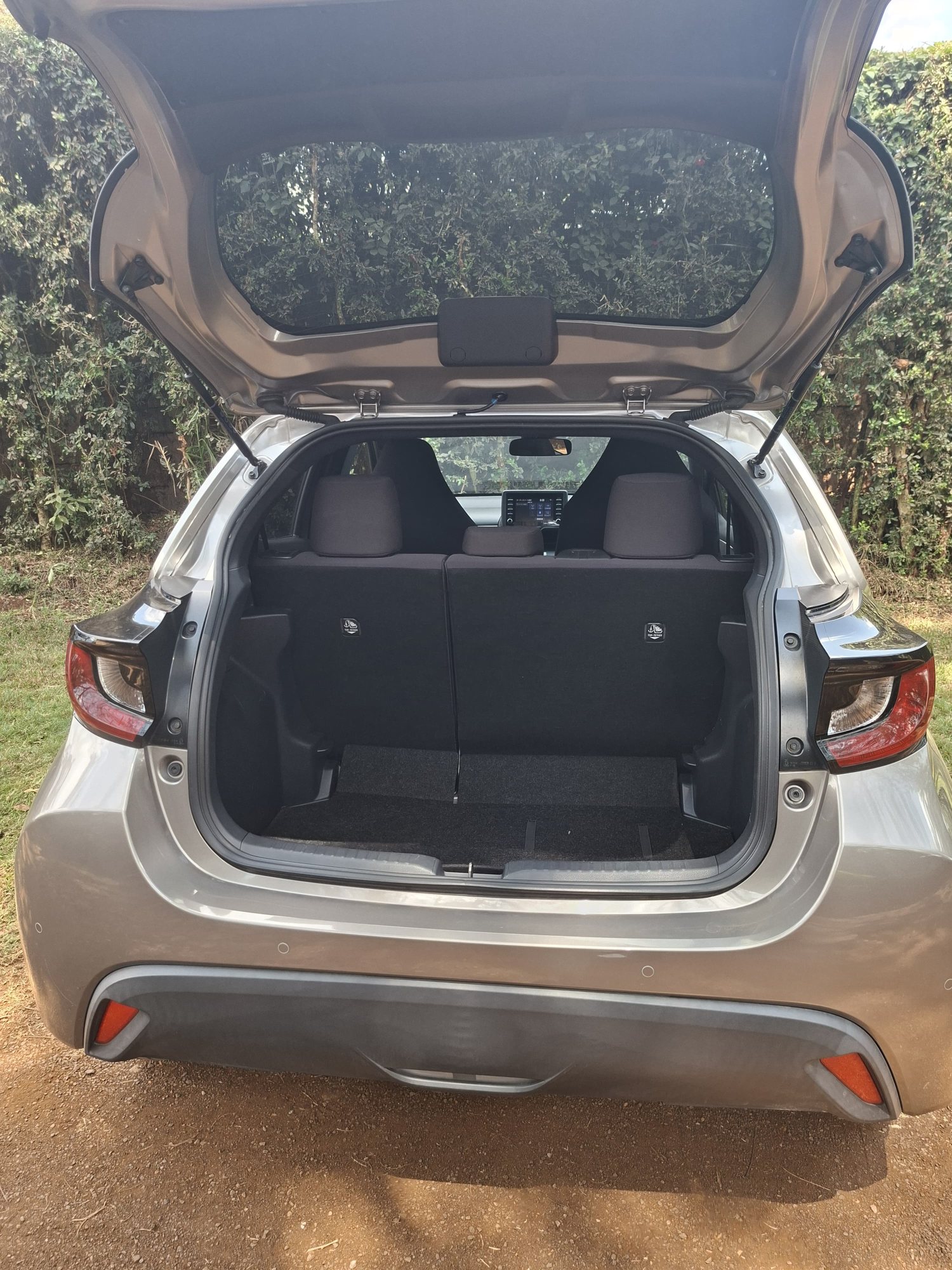 Vehicle photo thumbnail 11