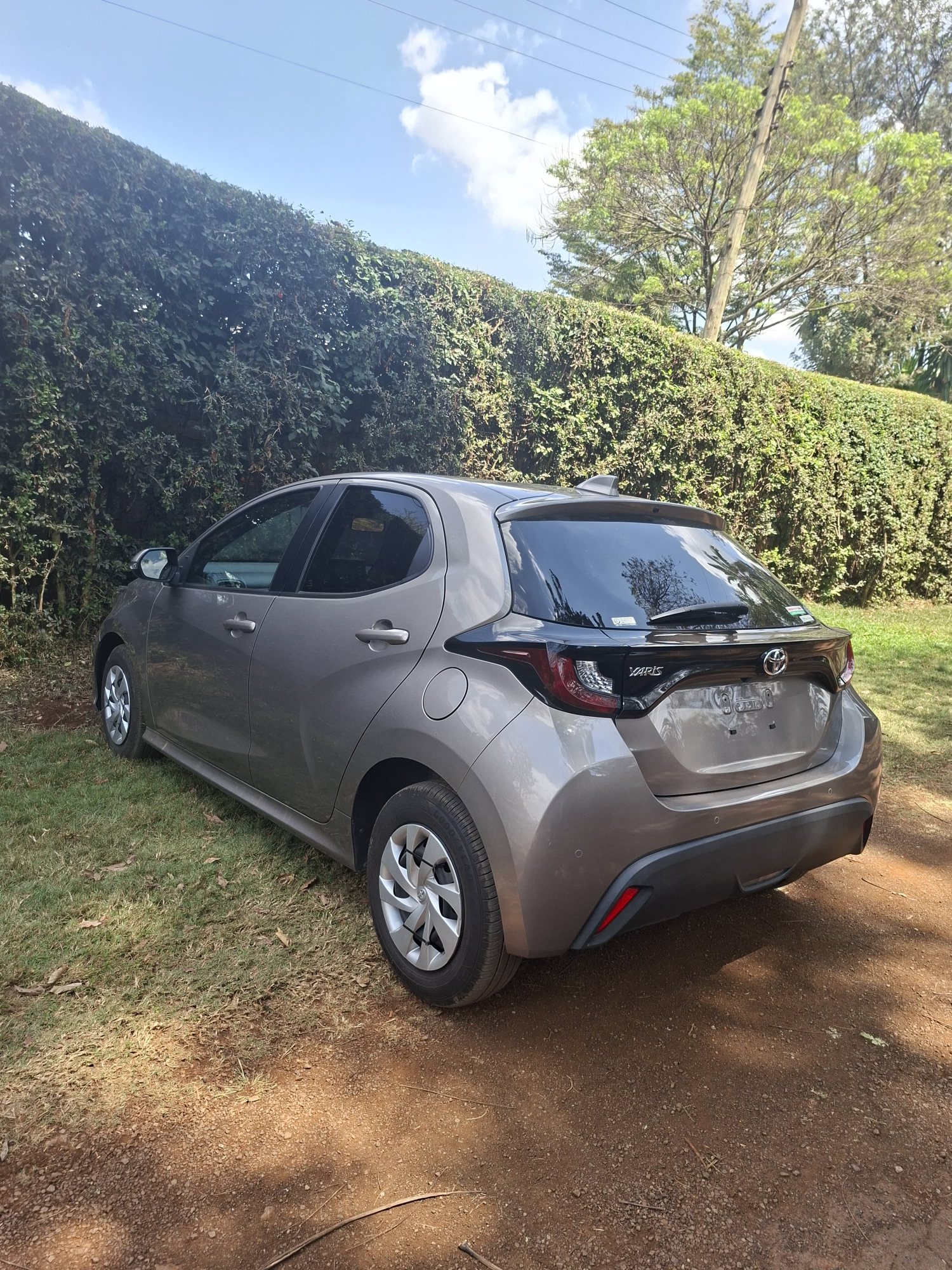 Vehicle photo thumbnail 8
