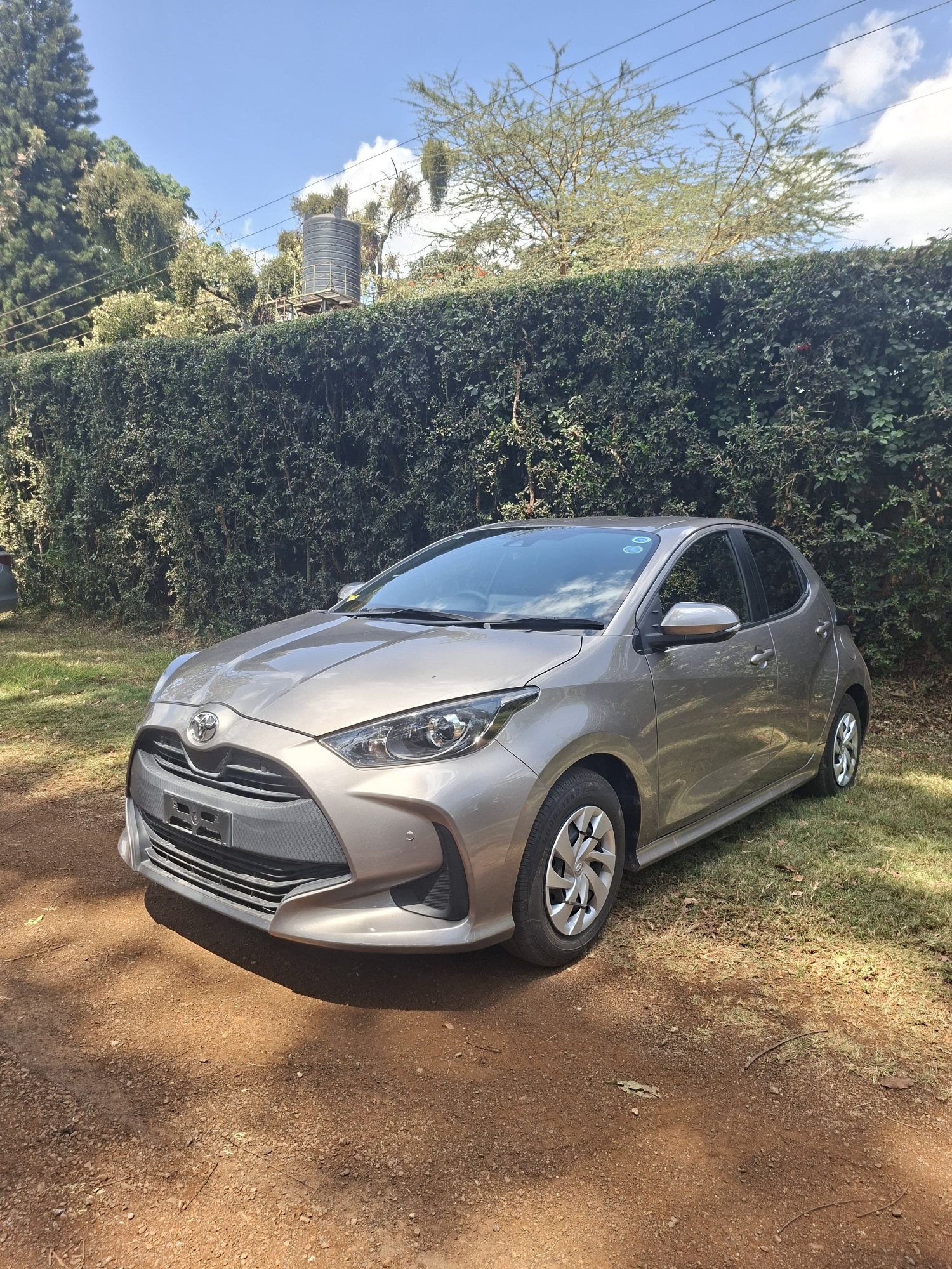 Vehicle photo thumbnail 3