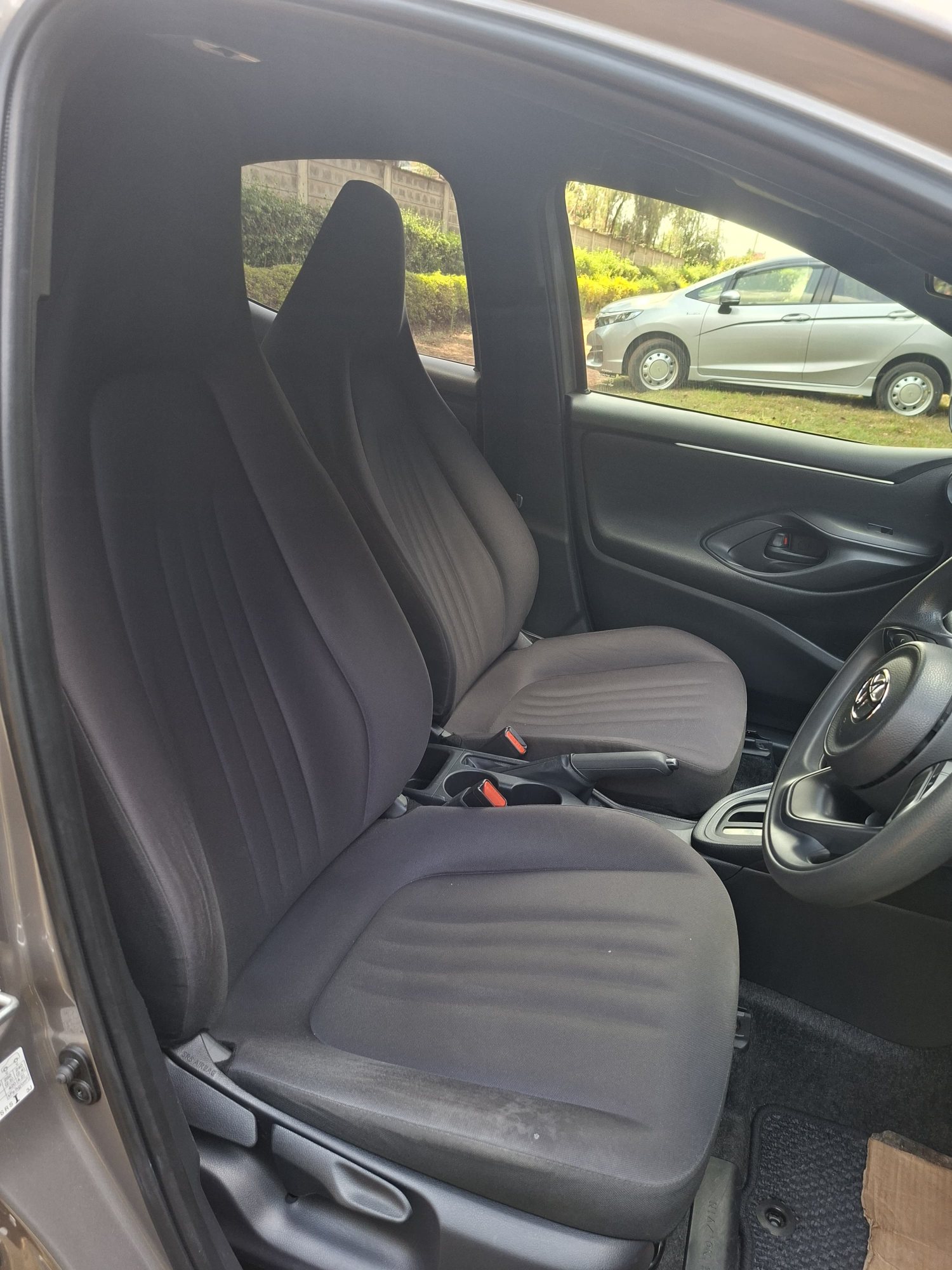 Vehicle photo thumbnail 7