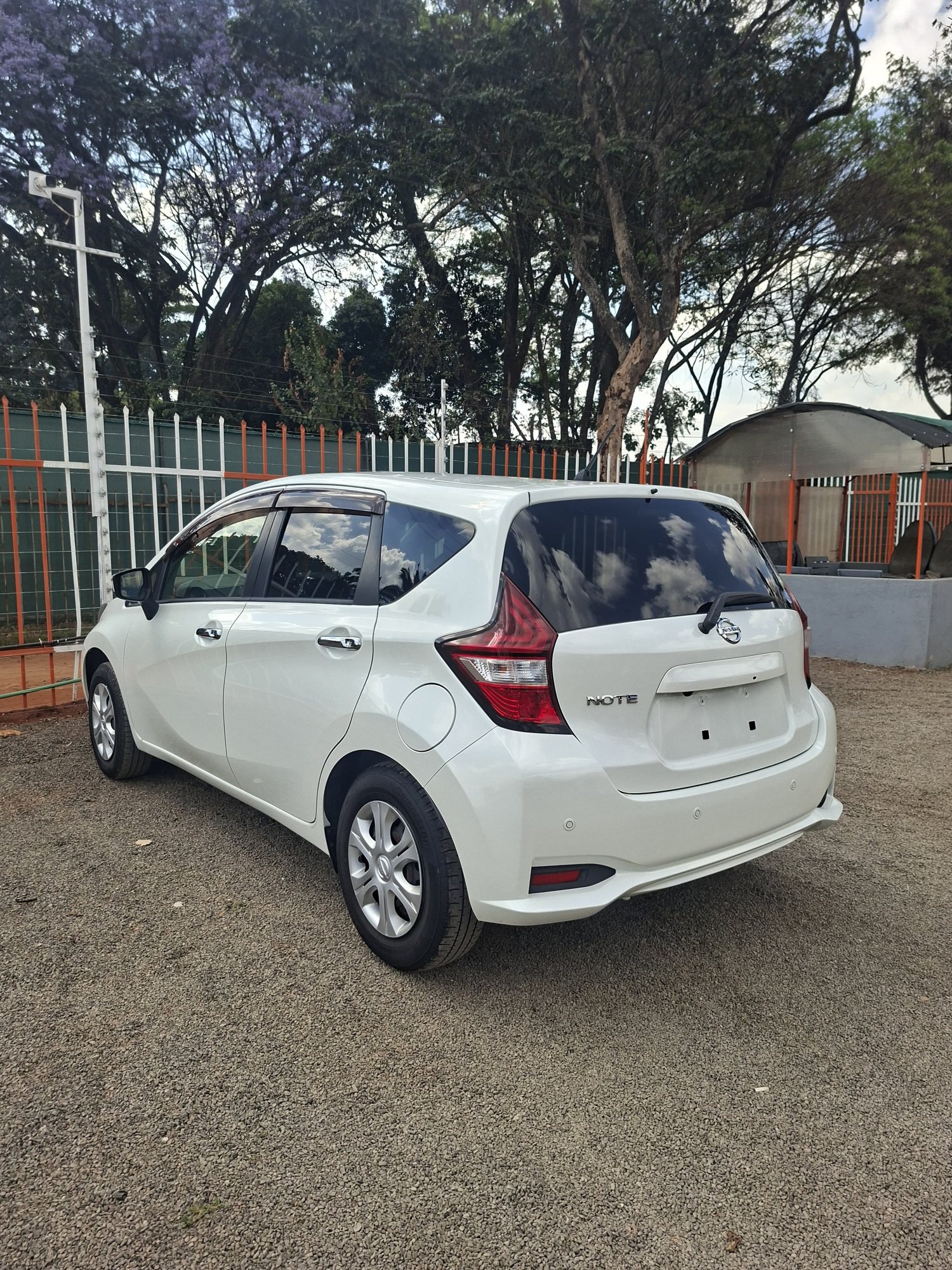 Vehicle photo thumbnail 12