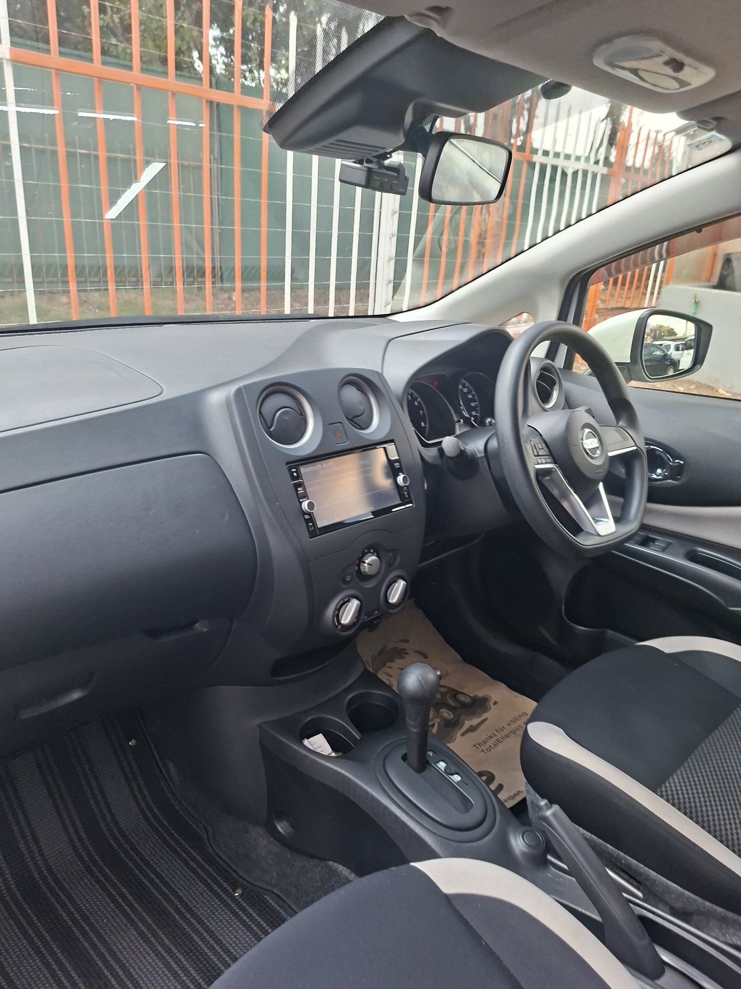 Vehicle photo thumbnail 4
