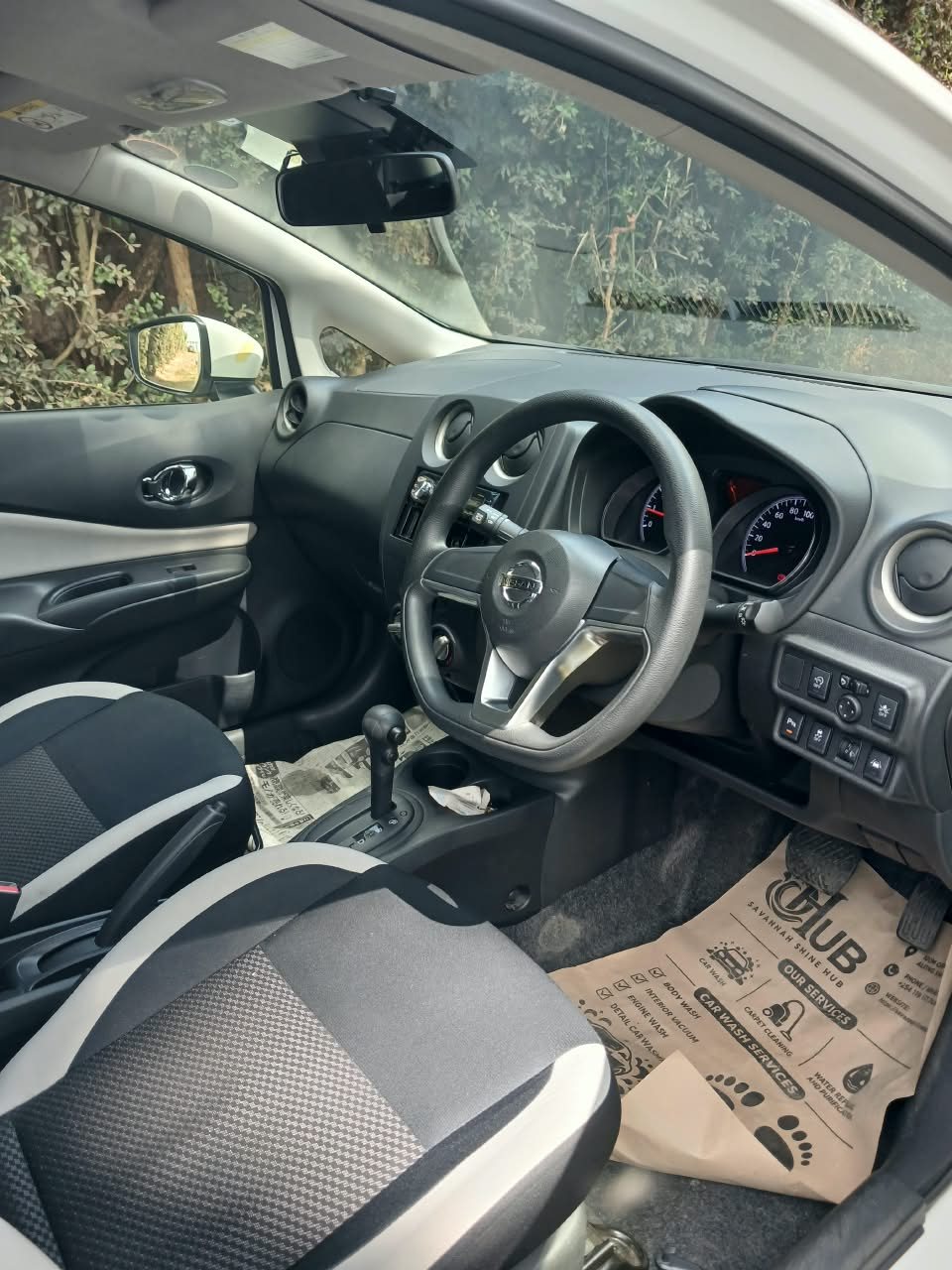 Vehicle photo thumbnail 5