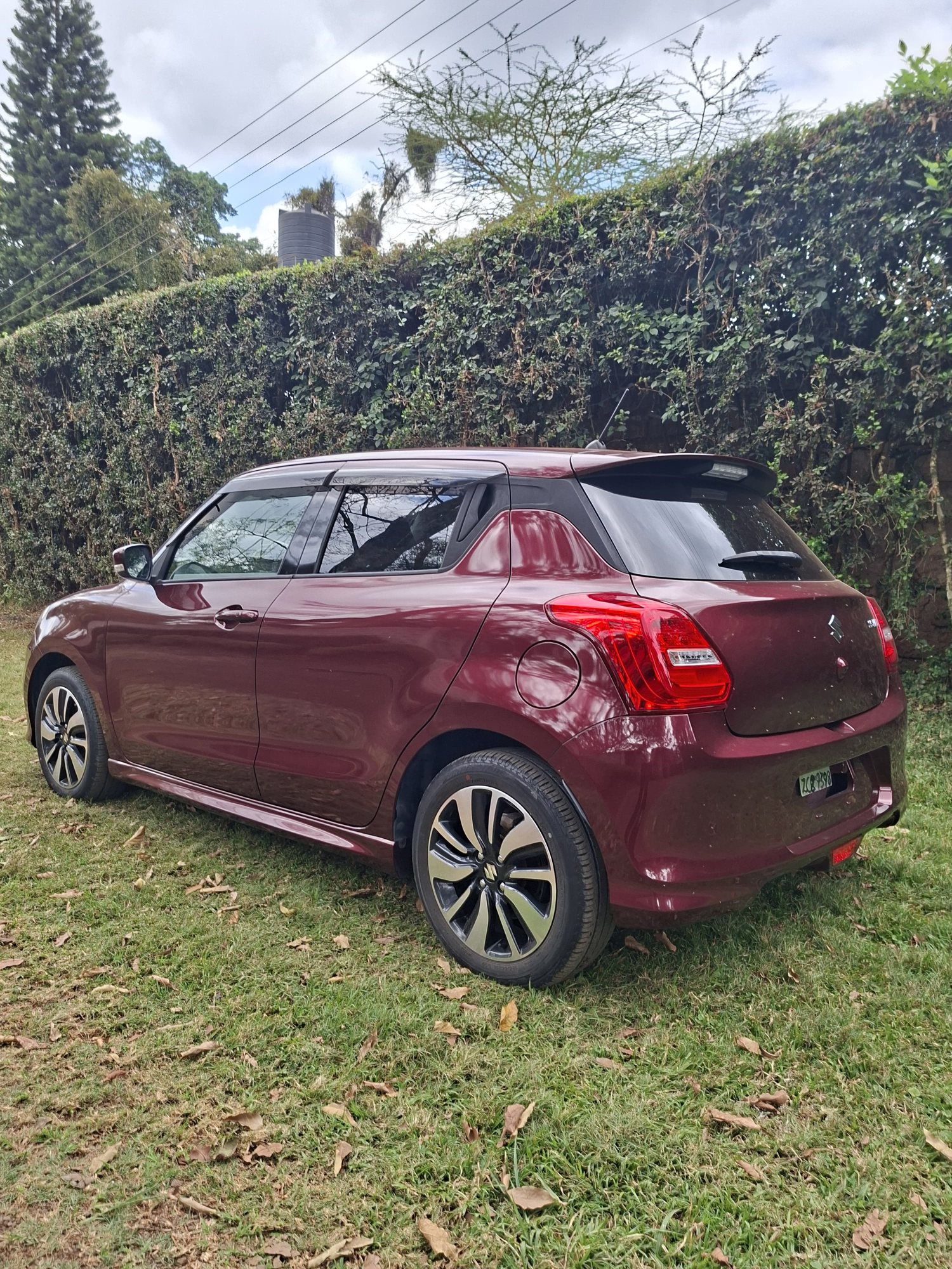 Vehicle photo thumbnail 13