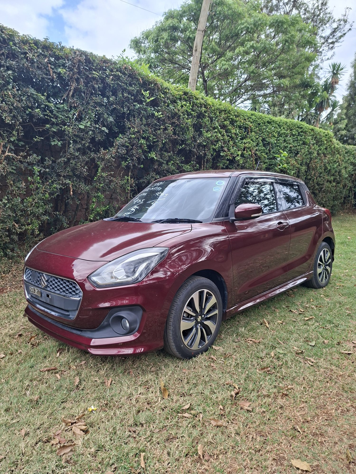 Vehicle photo thumbnail 2