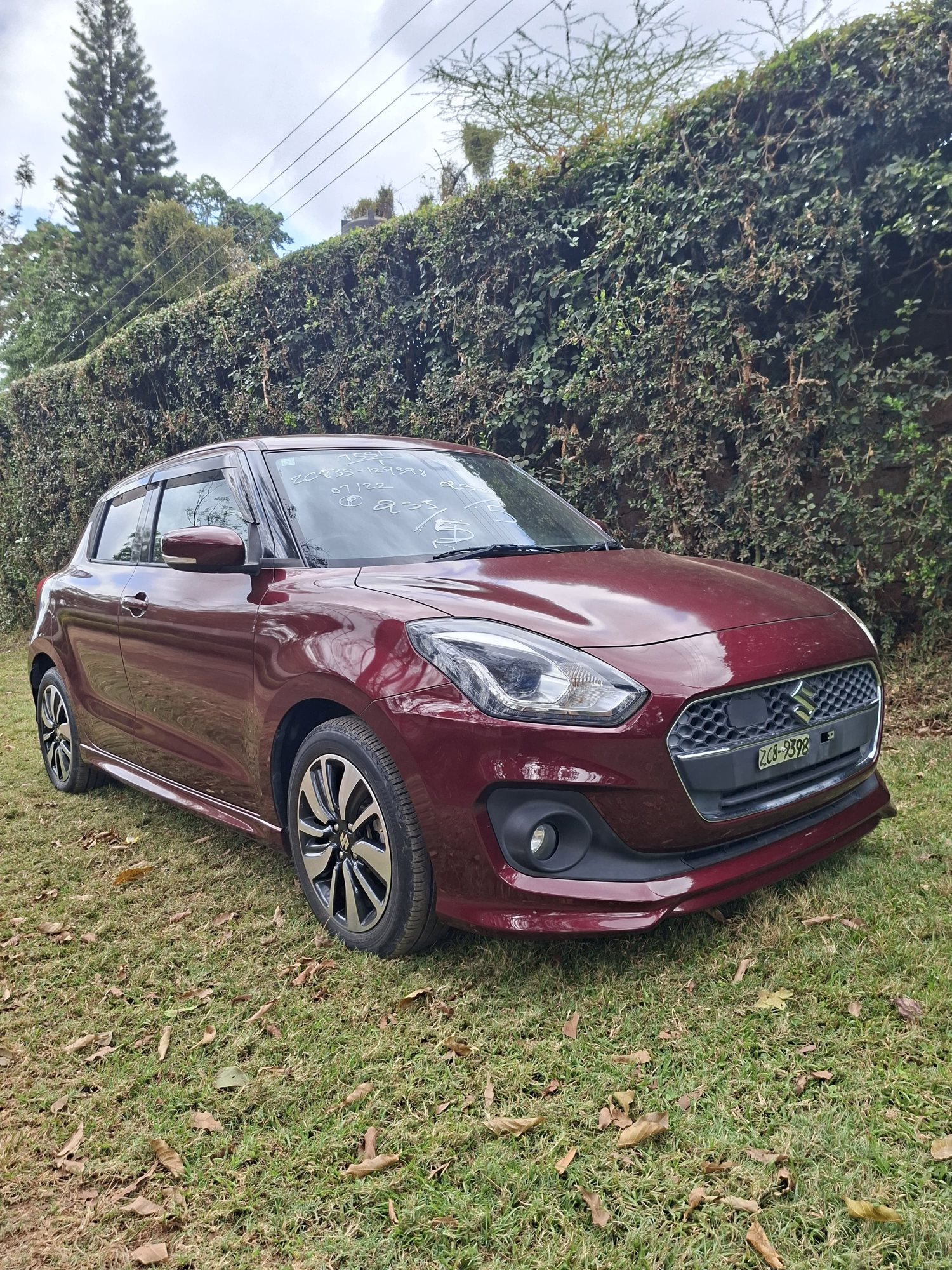 Vehicle photo thumbnail 3