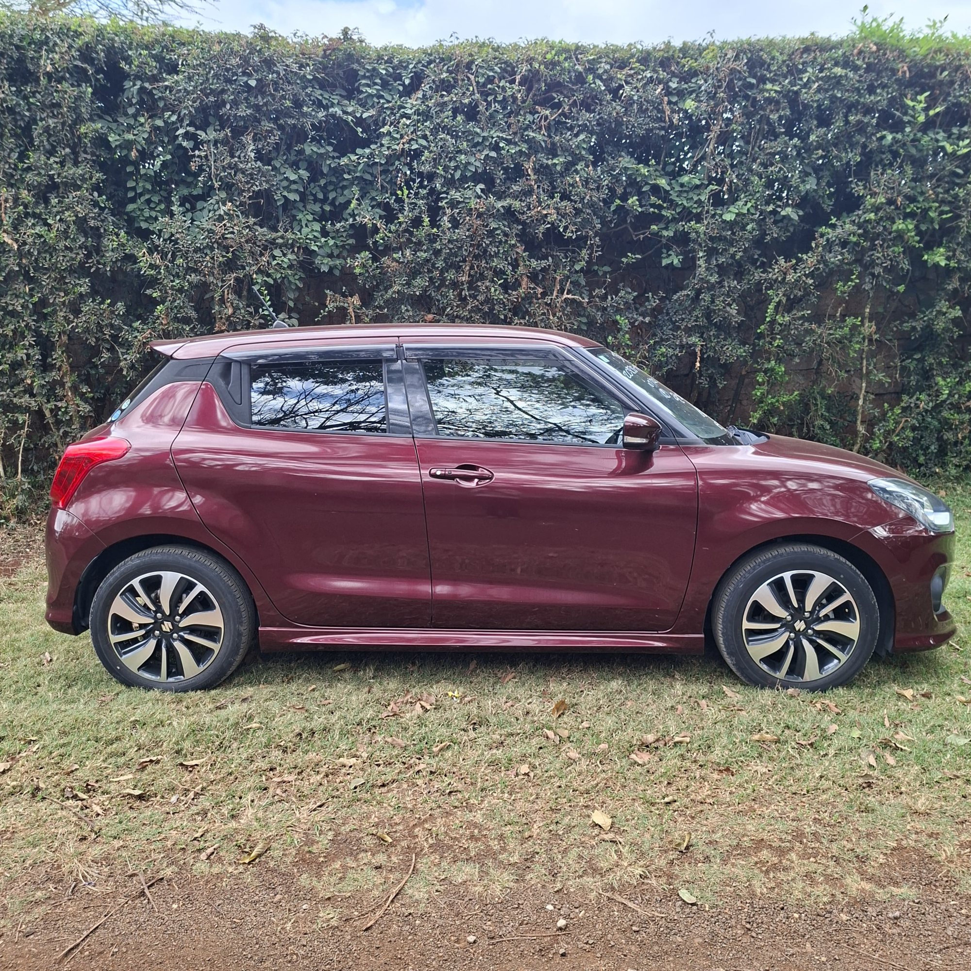Vehicle photo thumbnail 14