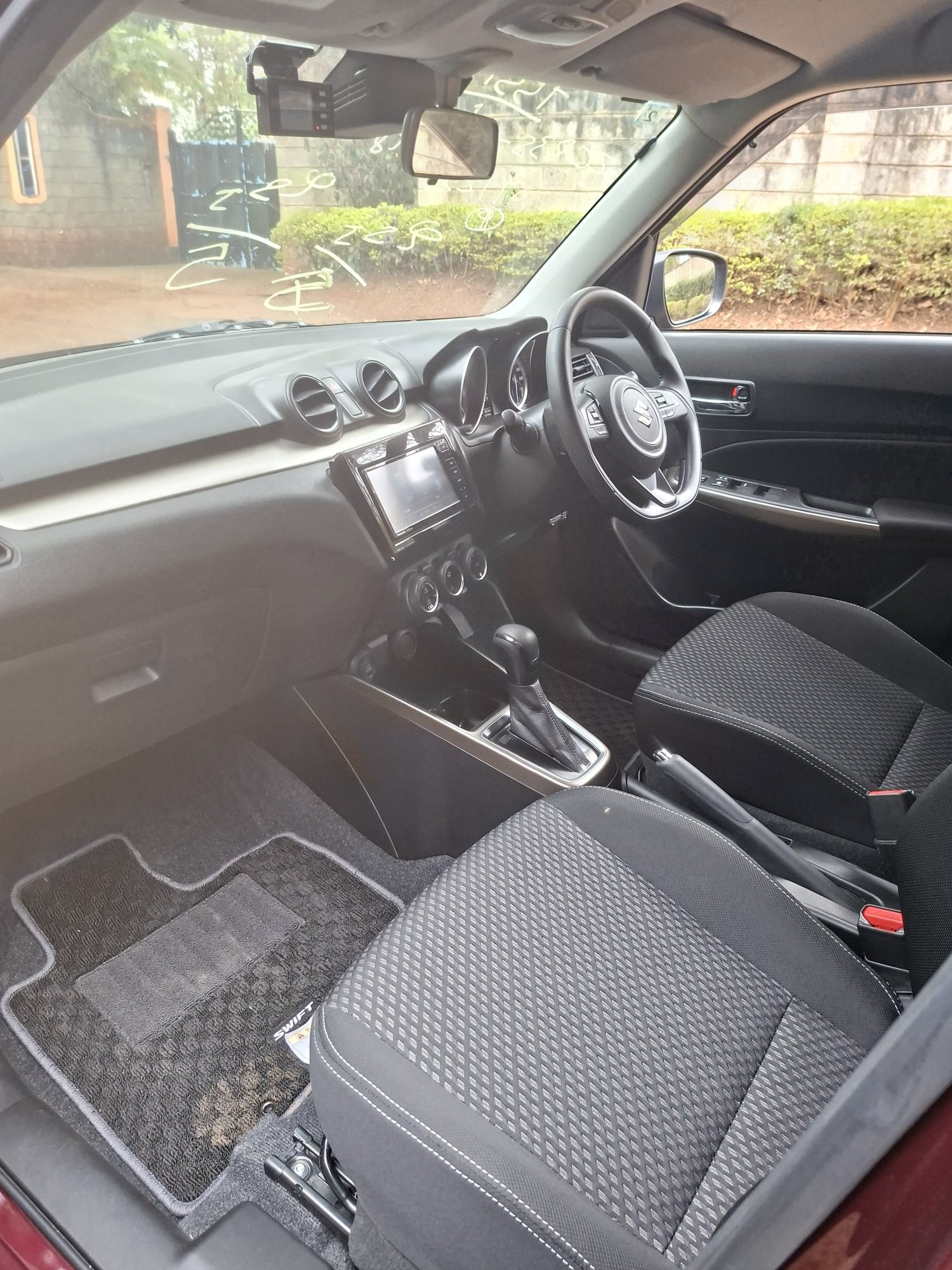Vehicle photo thumbnail 9