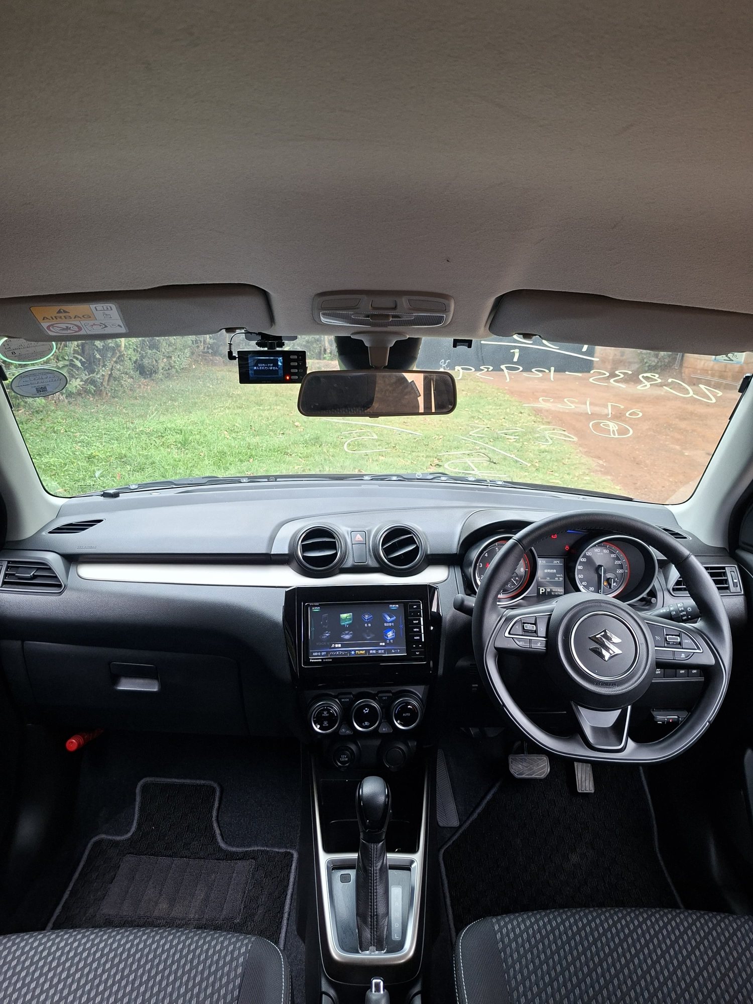 Vehicle photo thumbnail 4