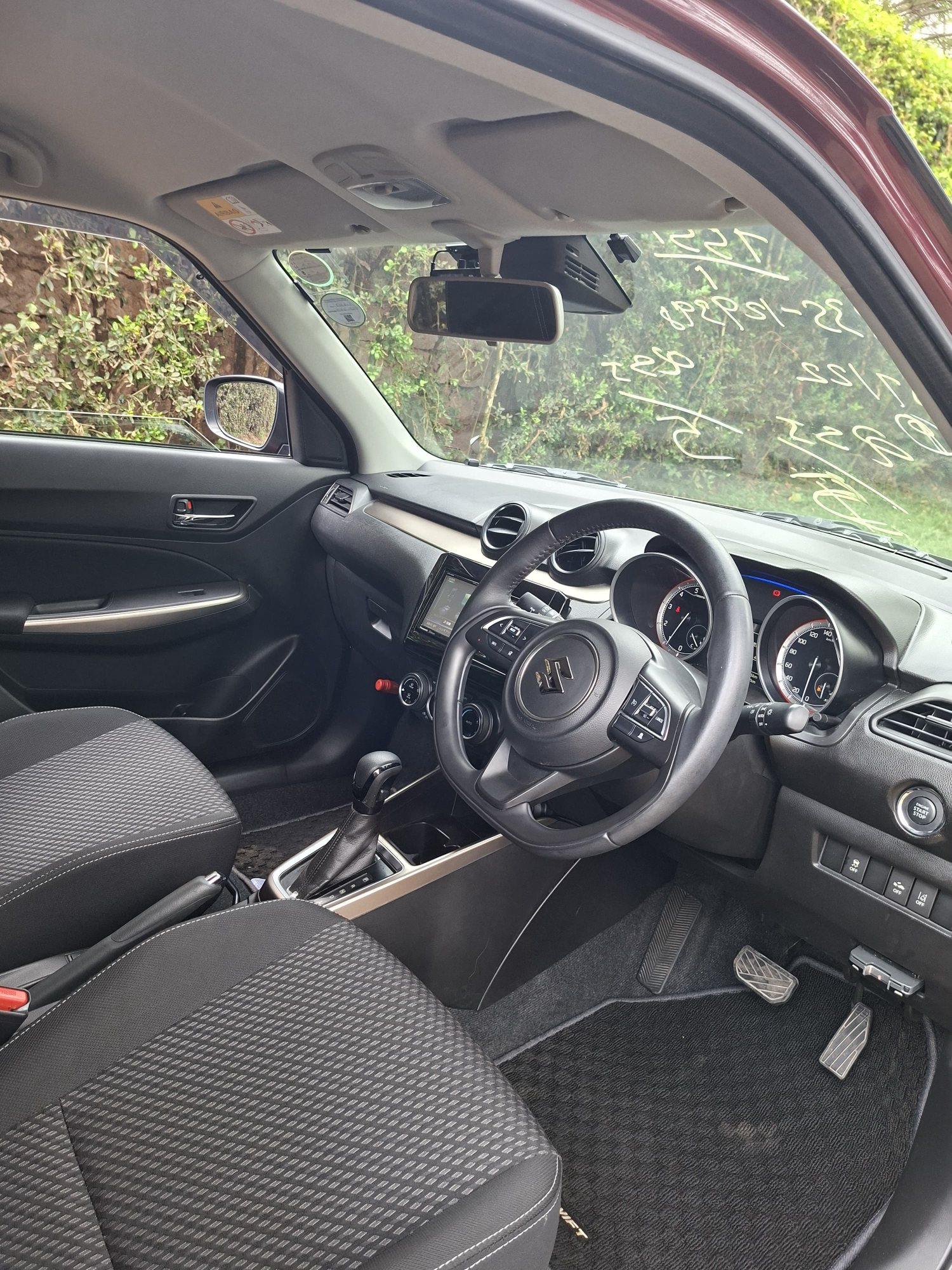 Vehicle photo thumbnail 5
