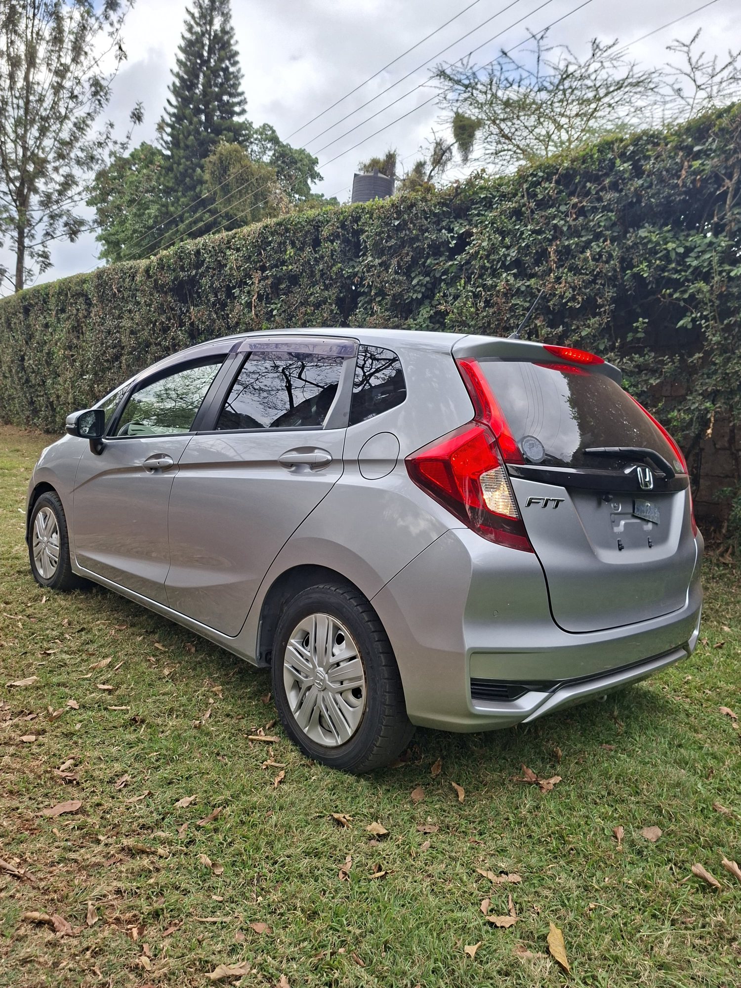 Vehicle photo thumbnail 3