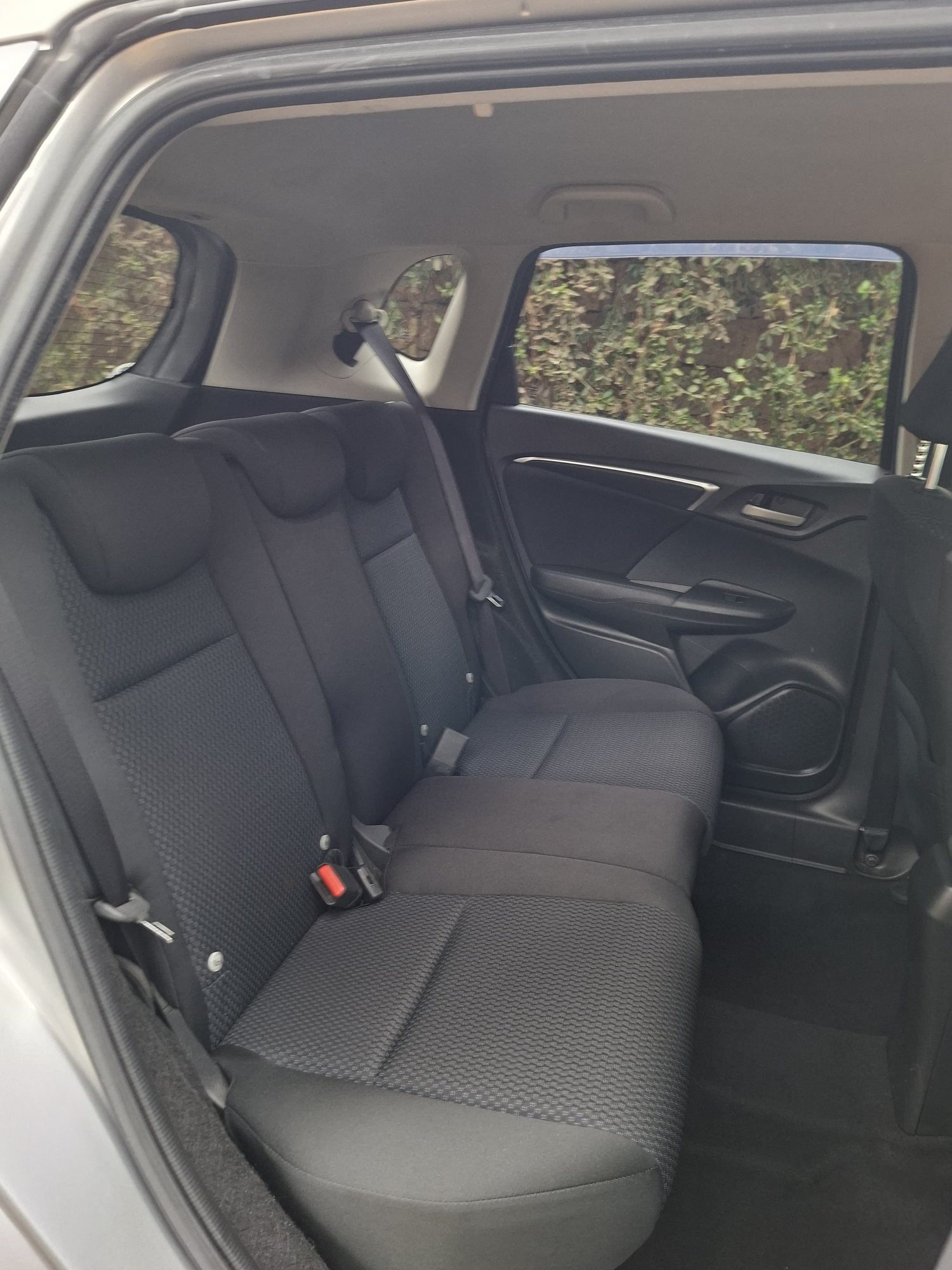 Vehicle photo thumbnail 8
