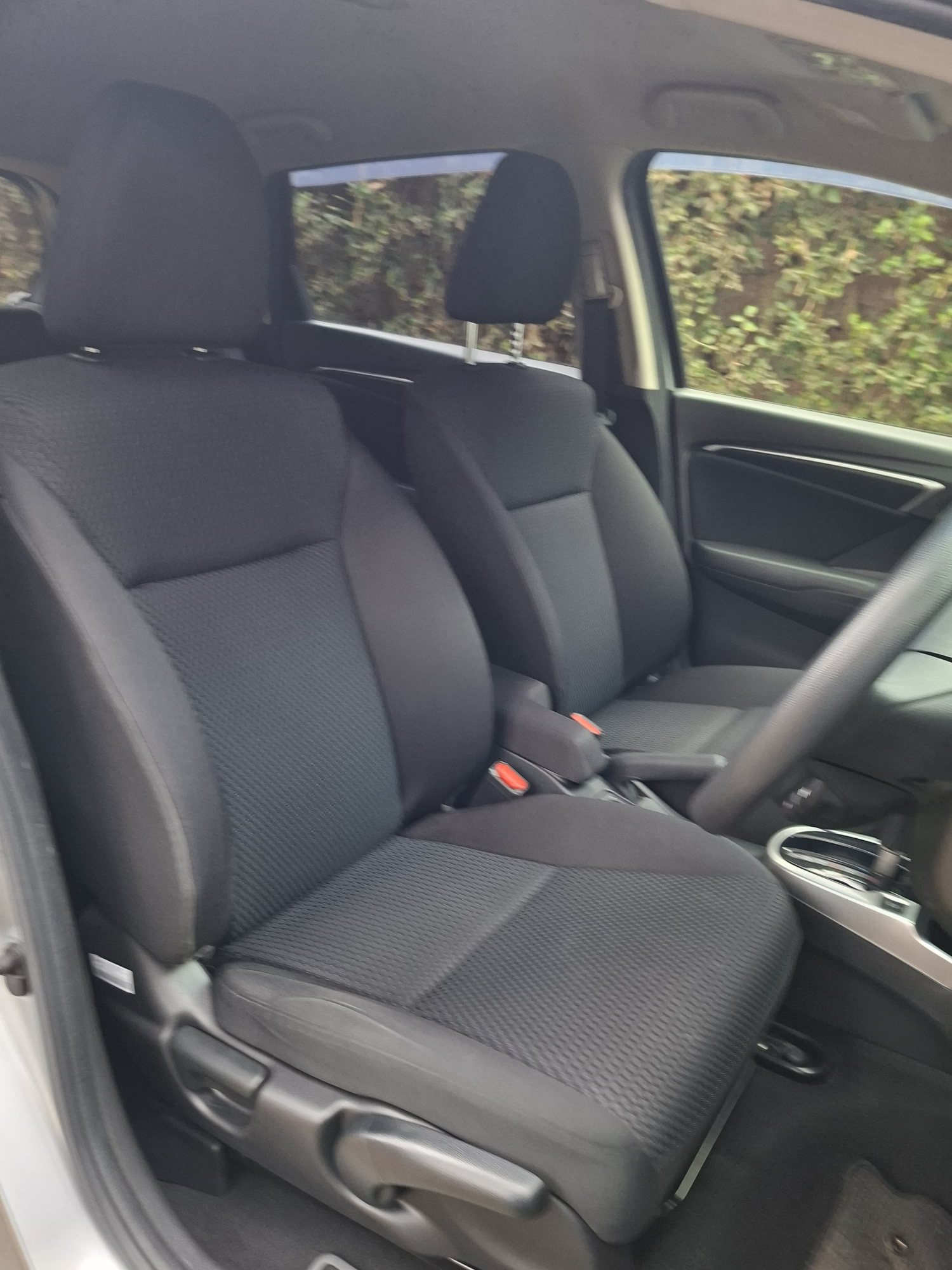Vehicle photo thumbnail 9