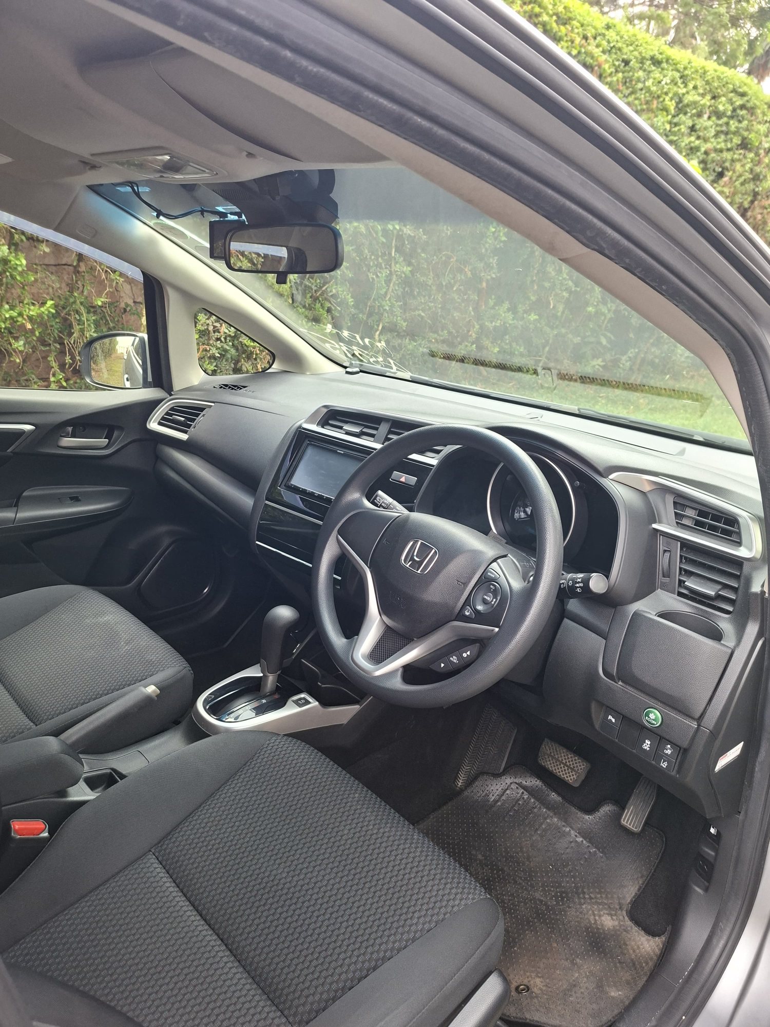 Vehicle photo thumbnail 11