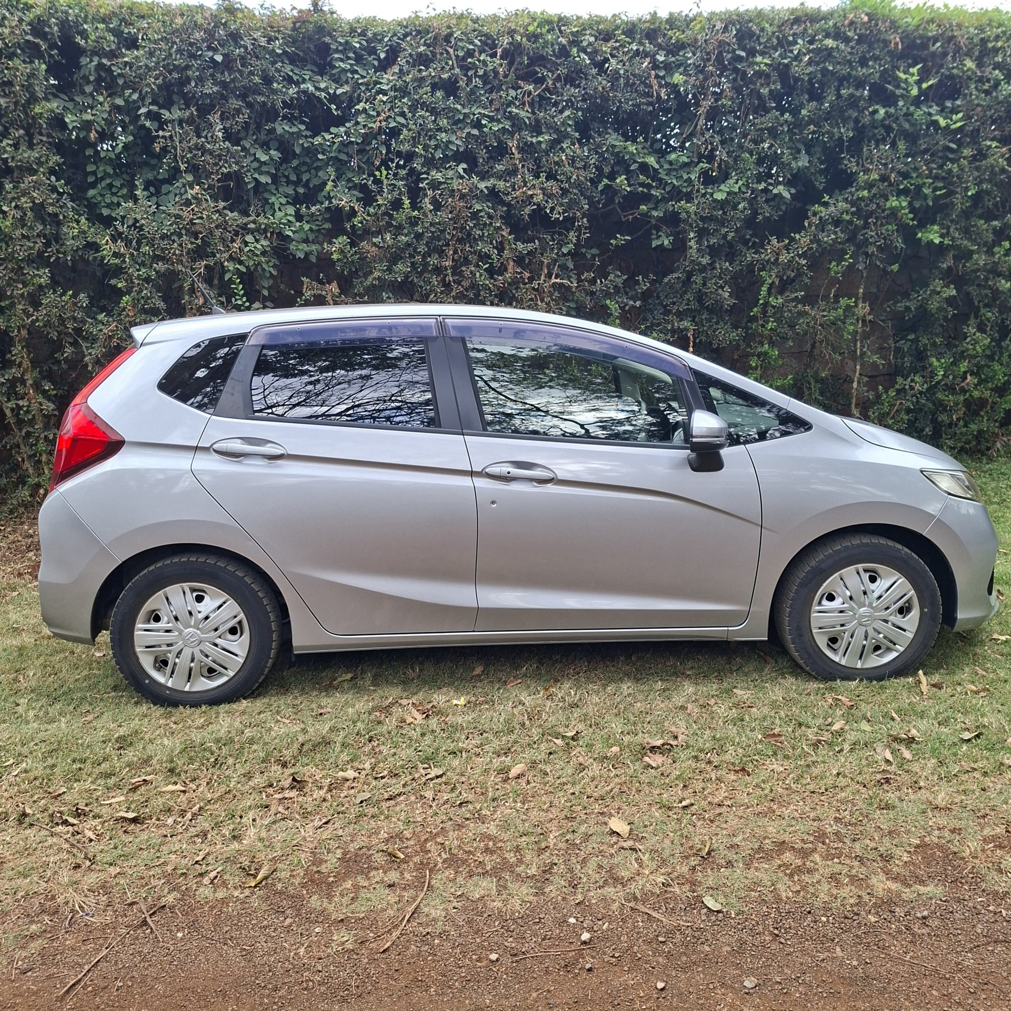 Vehicle photo thumbnail 13