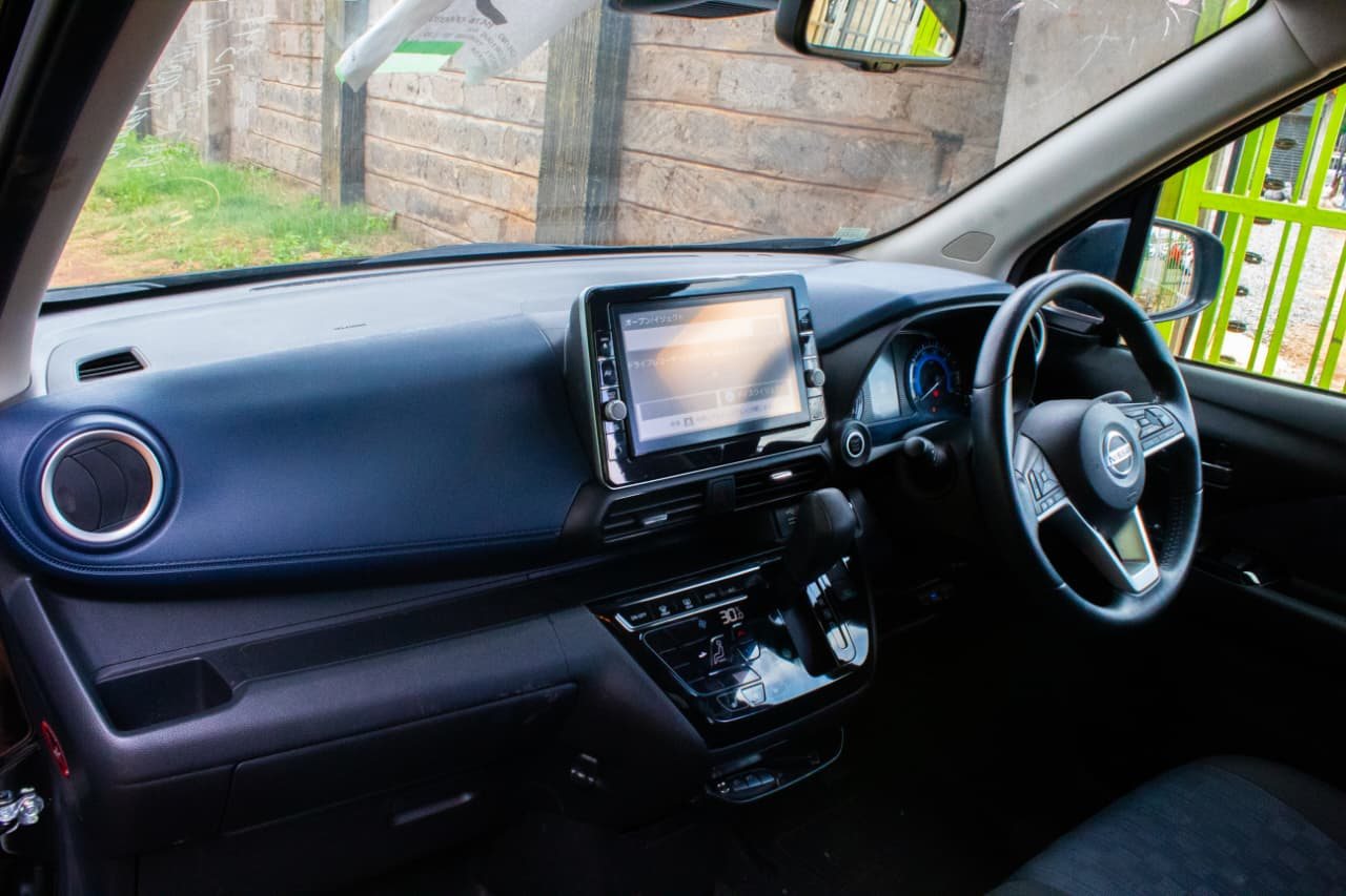 Vehicle photo thumbnail 6