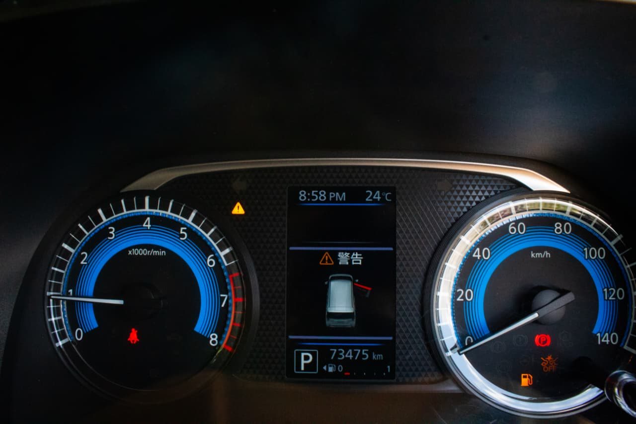Vehicle photo thumbnail 8