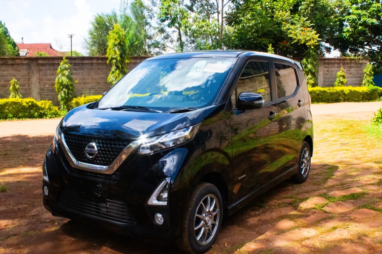 Vehicle photo thumbnail 2