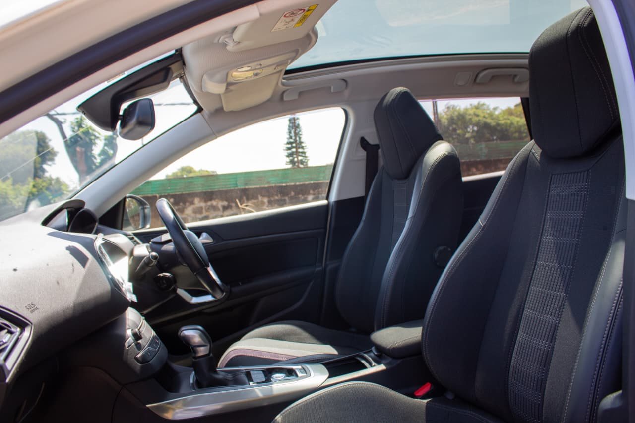 Vehicle photo thumbnail 5