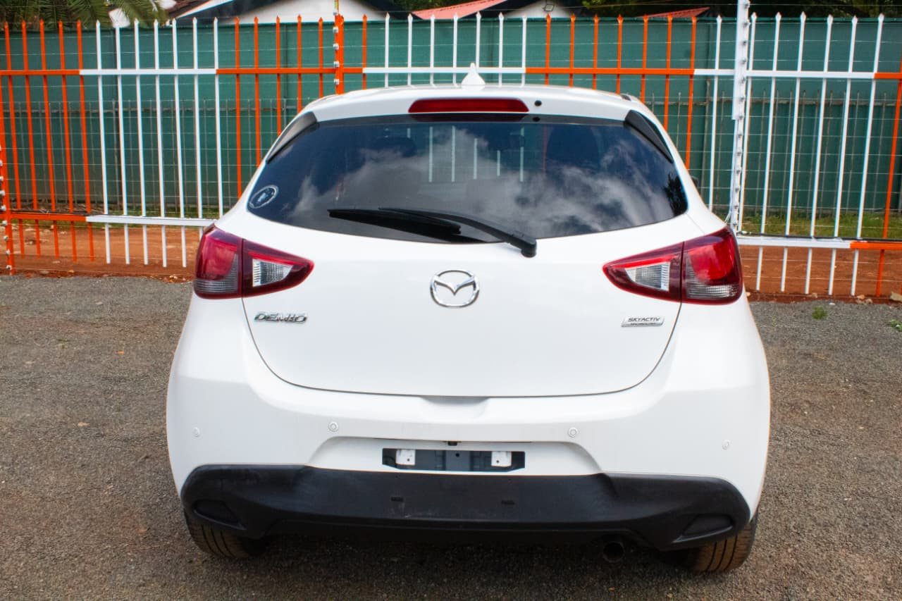 Vehicle photo thumbnail 13