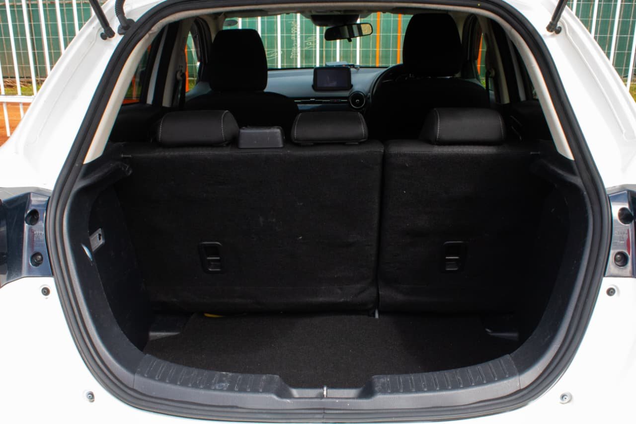 Vehicle photo thumbnail 10