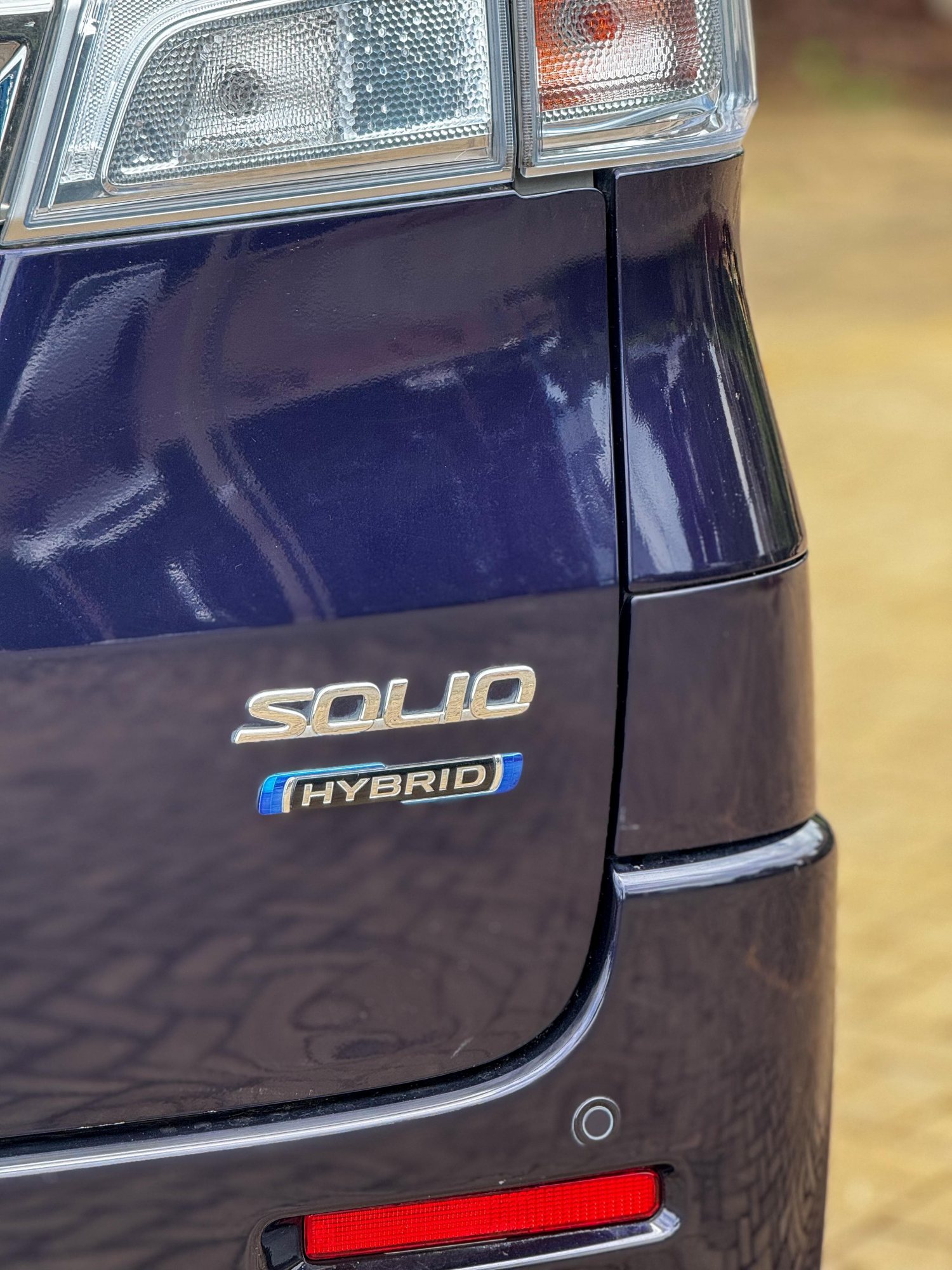 Vehicle photo thumbnail 11