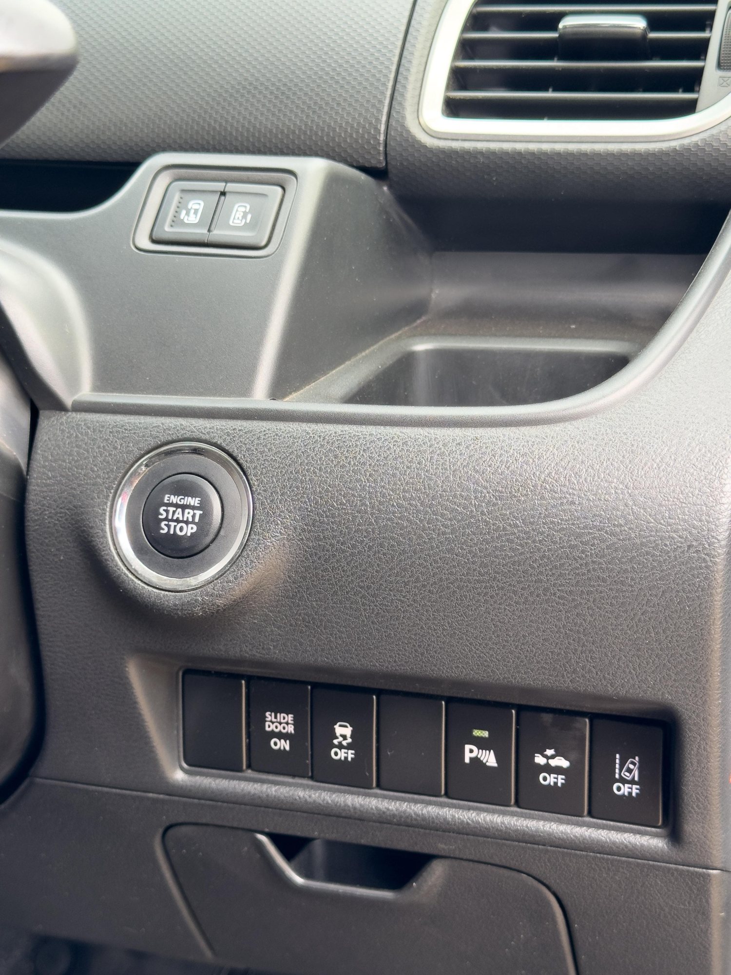 Vehicle photo thumbnail 13