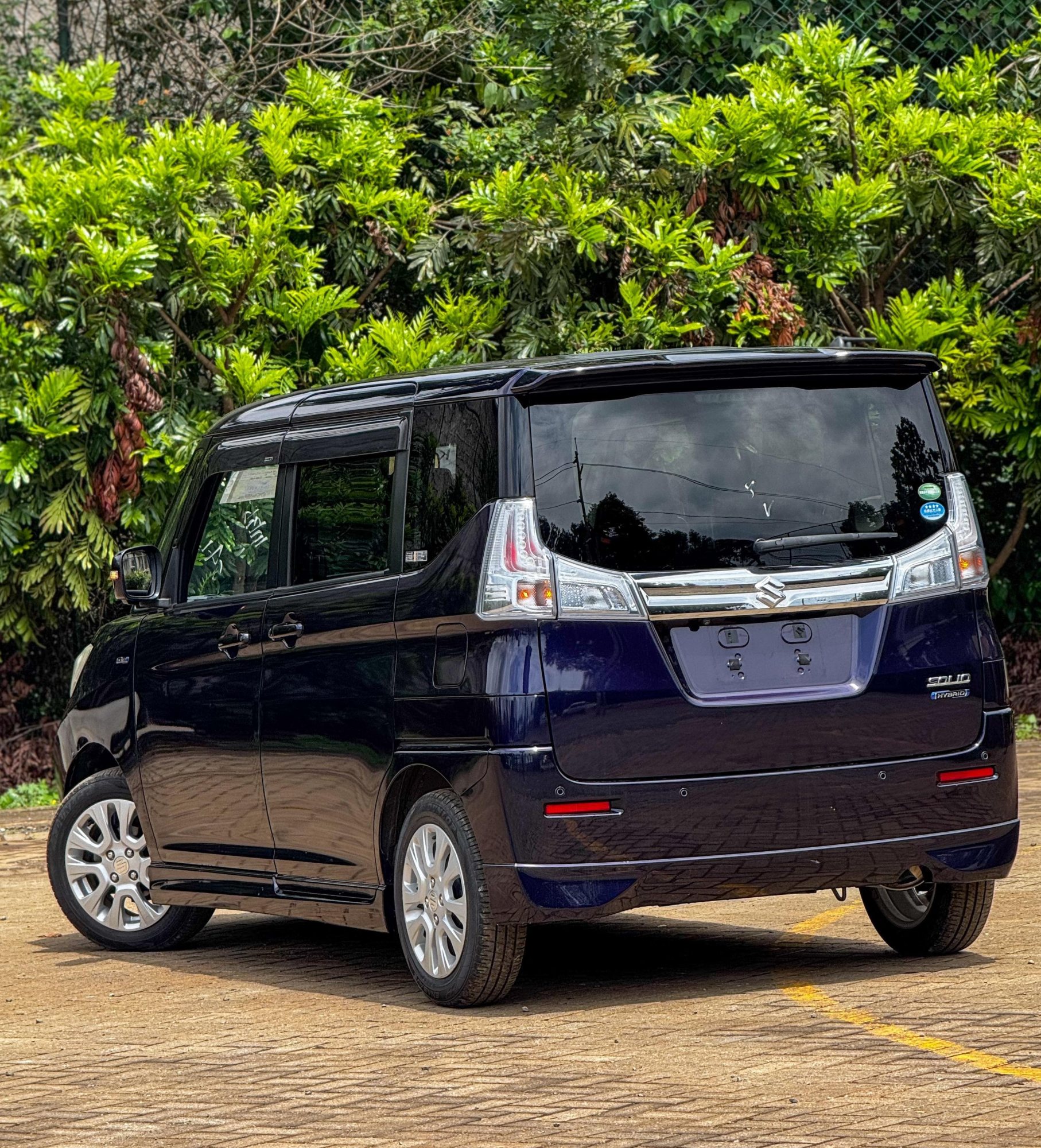 Vehicle photo thumbnail 9