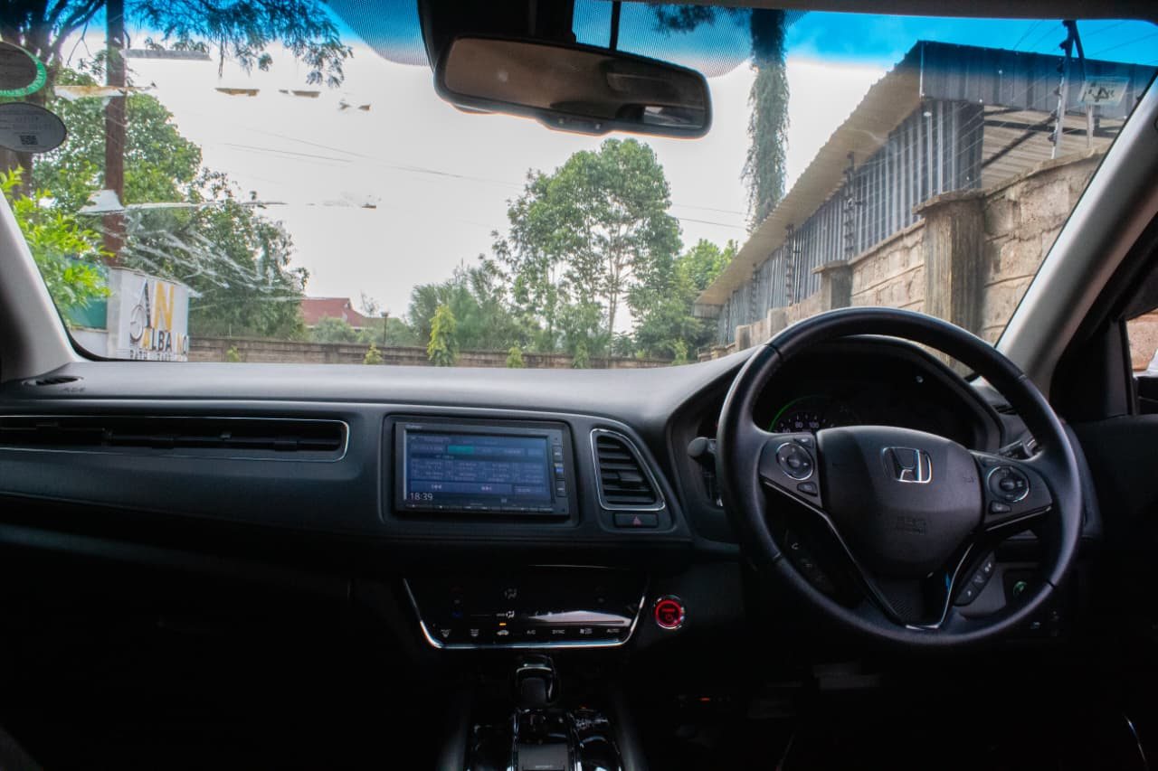 Vehicle photo thumbnail 4