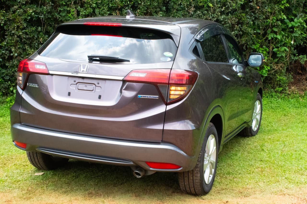 Vehicle photo thumbnail 10