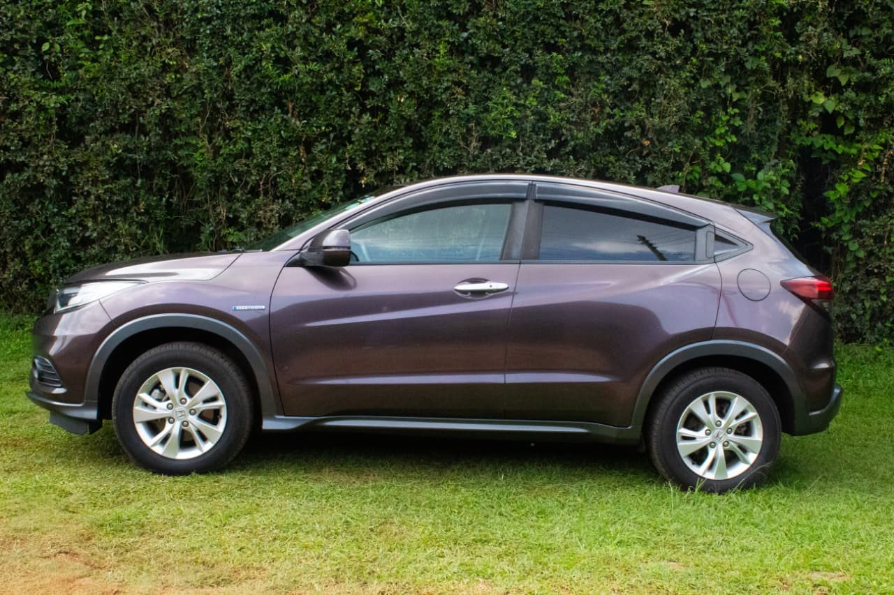 Vehicle photo thumbnail 11