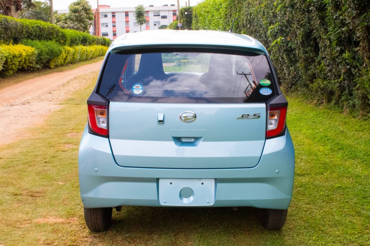 Vehicle photo thumbnail 12
